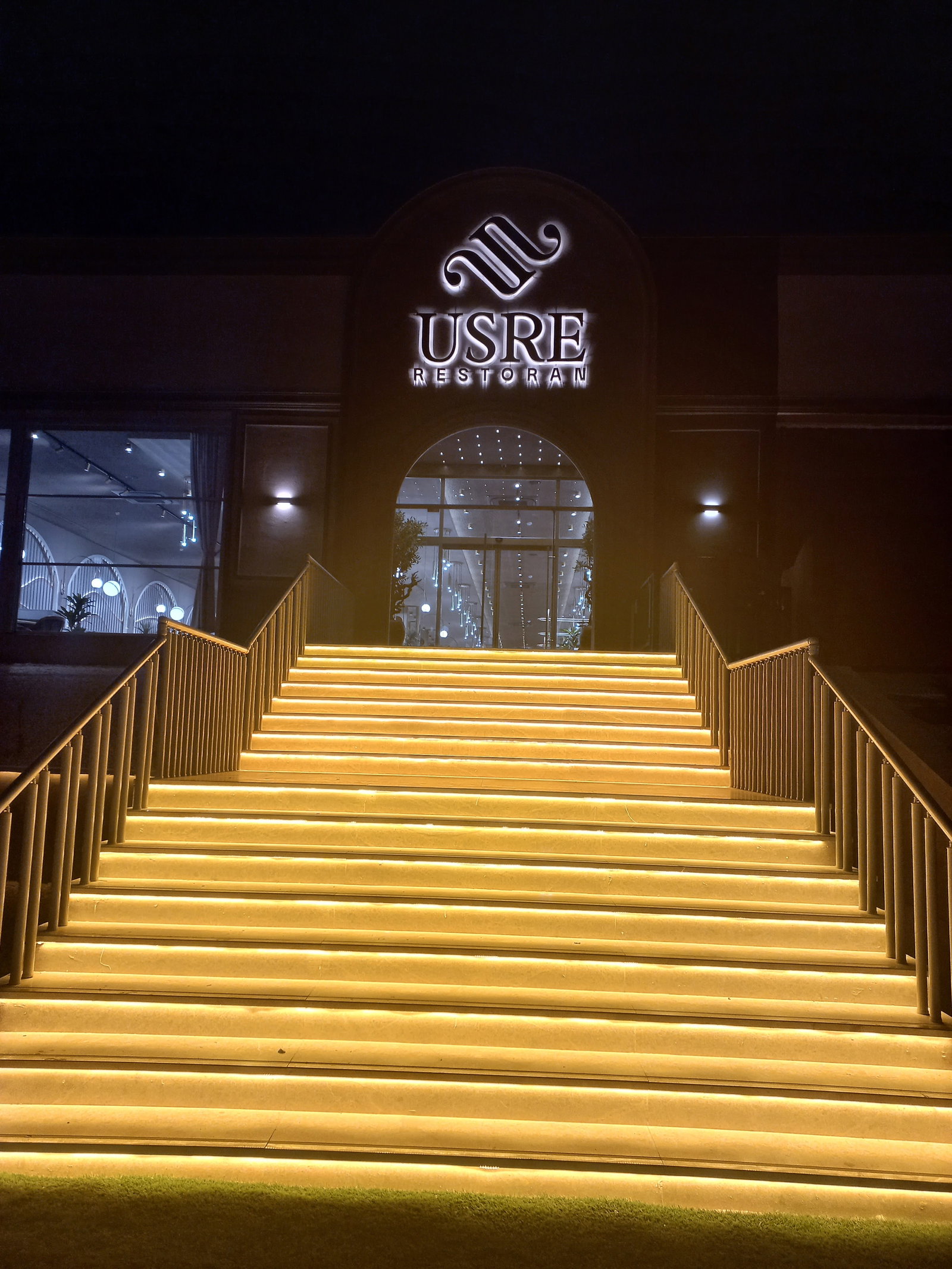 Usre Restoran