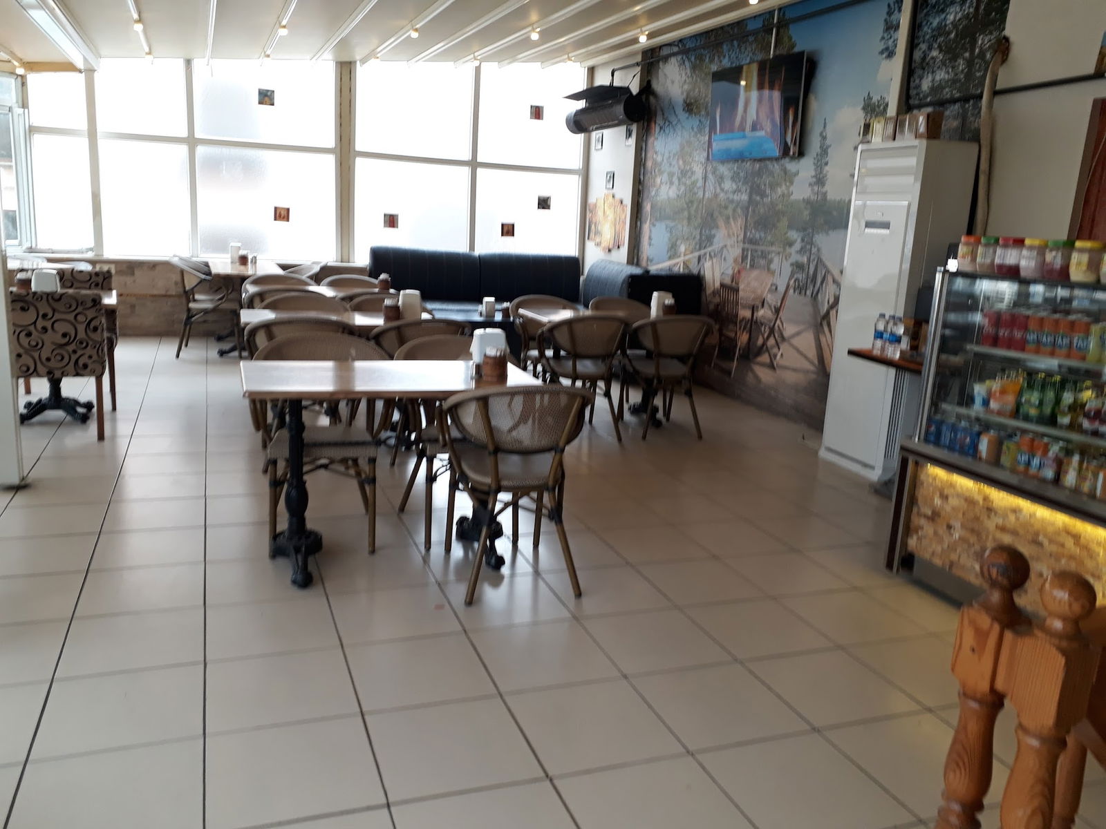 Aruna Restaurant & Cafe