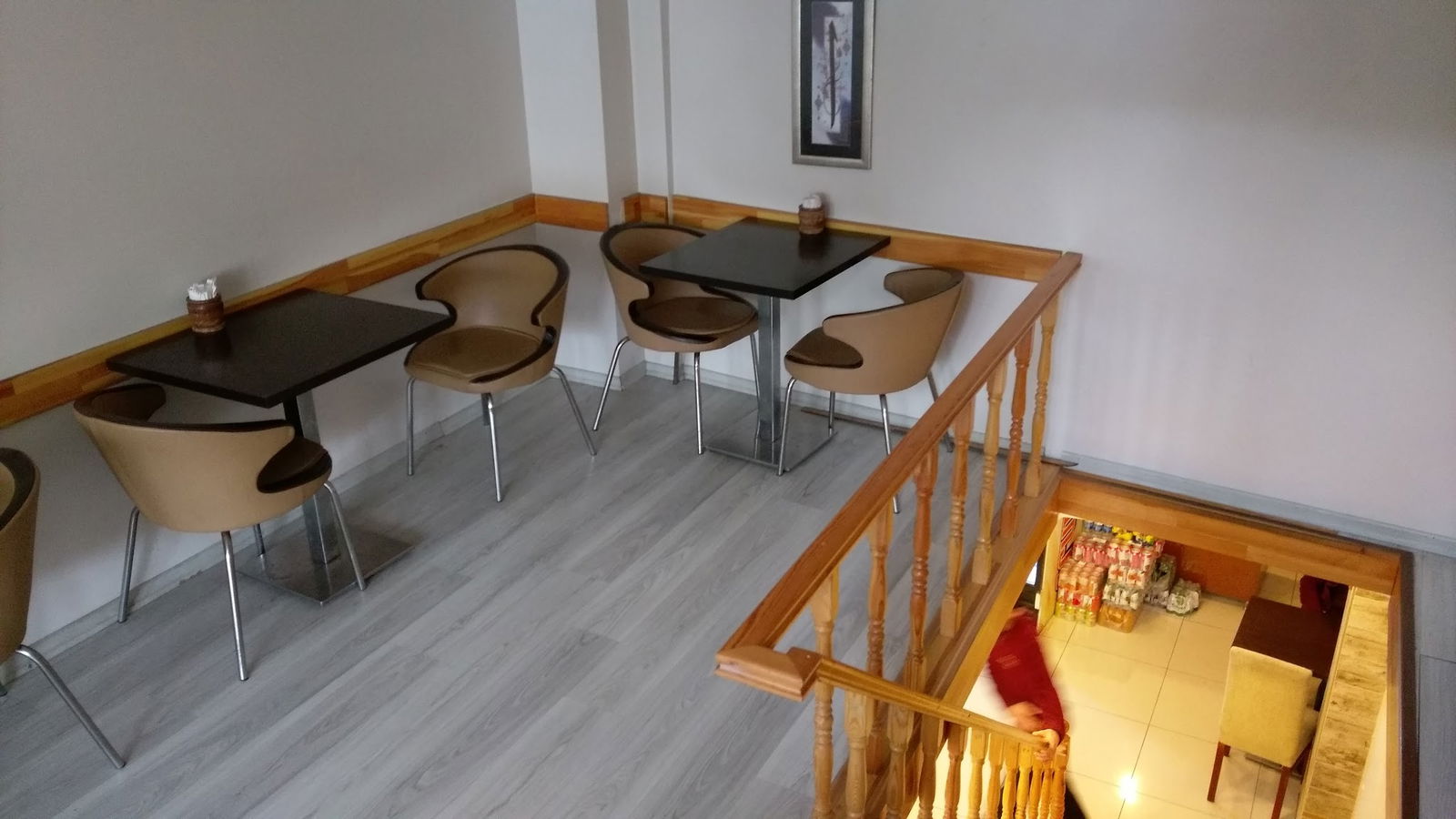 Aruna Restaurant & Cafe