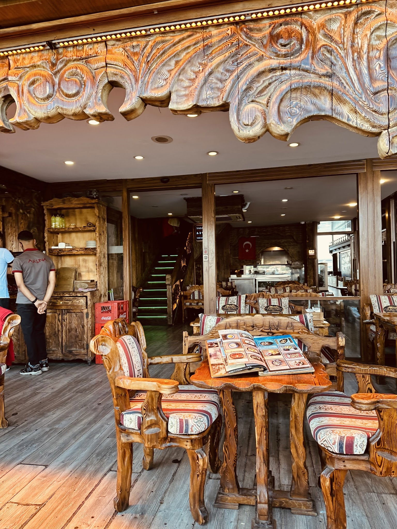 Aruna Restaurant & Cafe