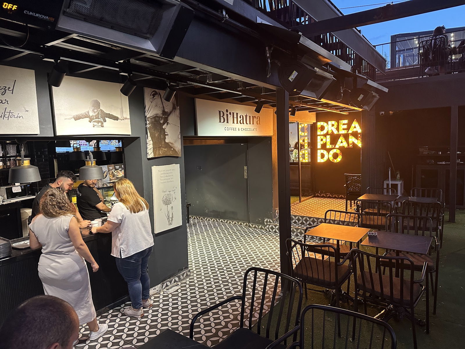 Bi'Hatıra Coffee & Chocolate