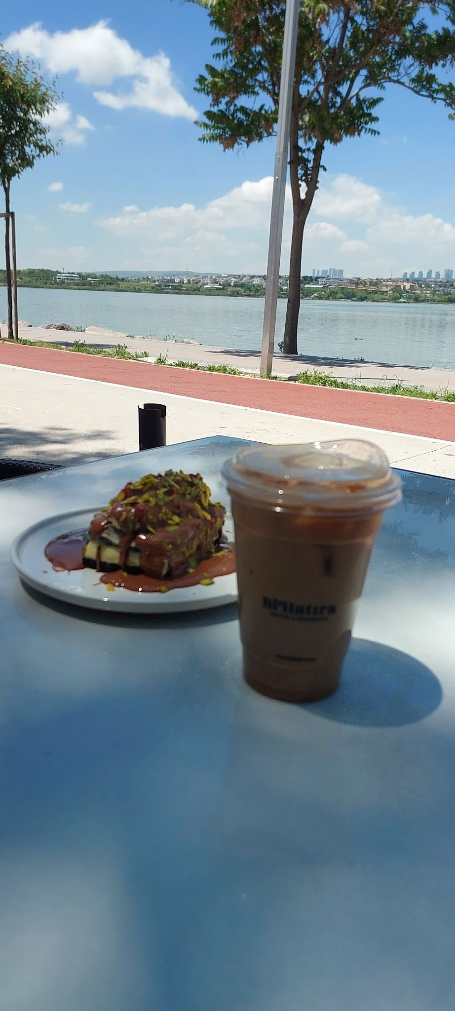 Bi'Hatıra Coffee & Chocolate