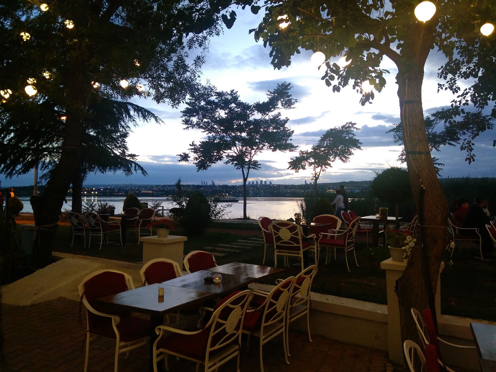 Bi'Hatıra Coffee & Chocolate