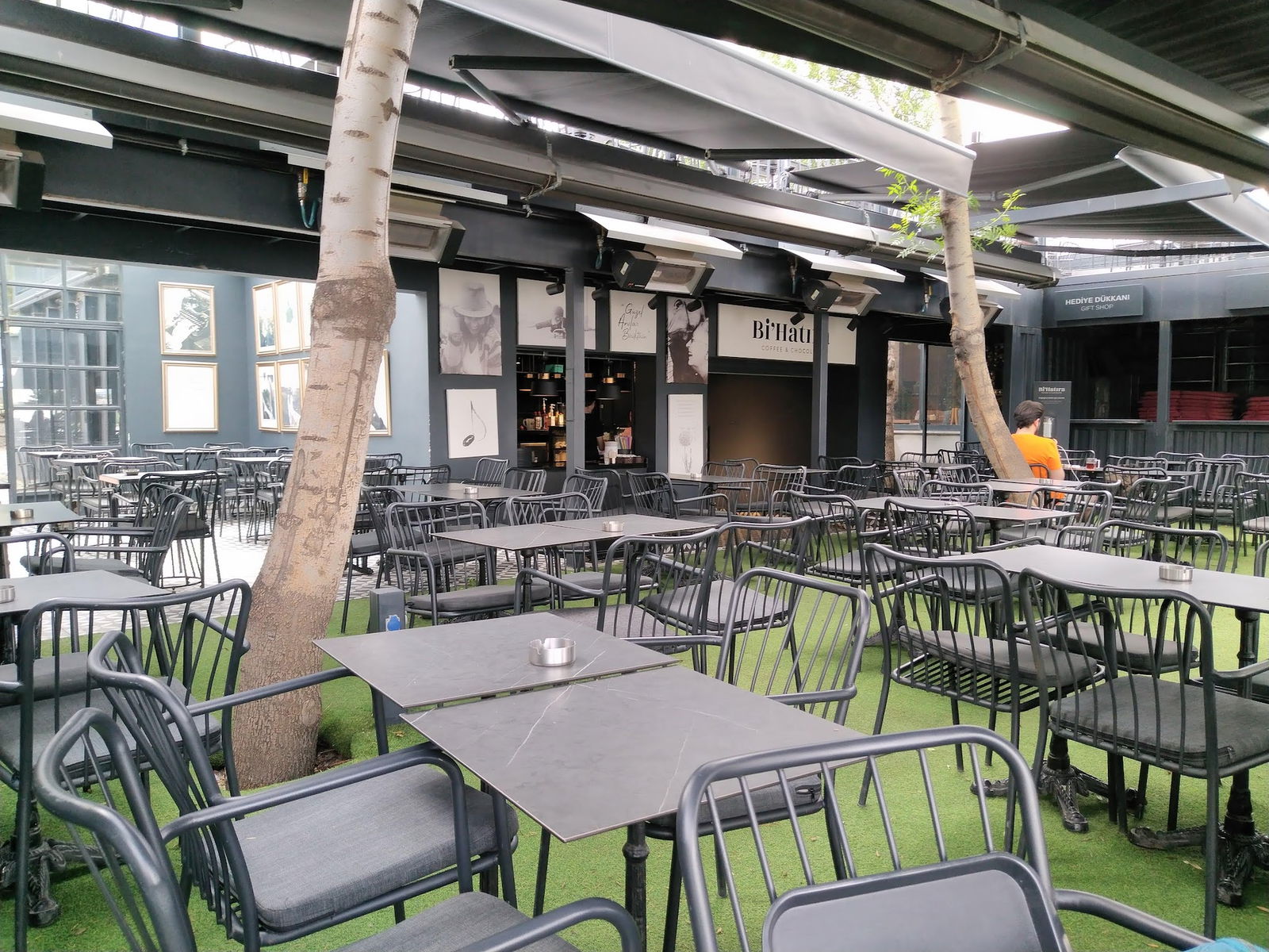 Bi'Hatıra Coffee & Chocolate