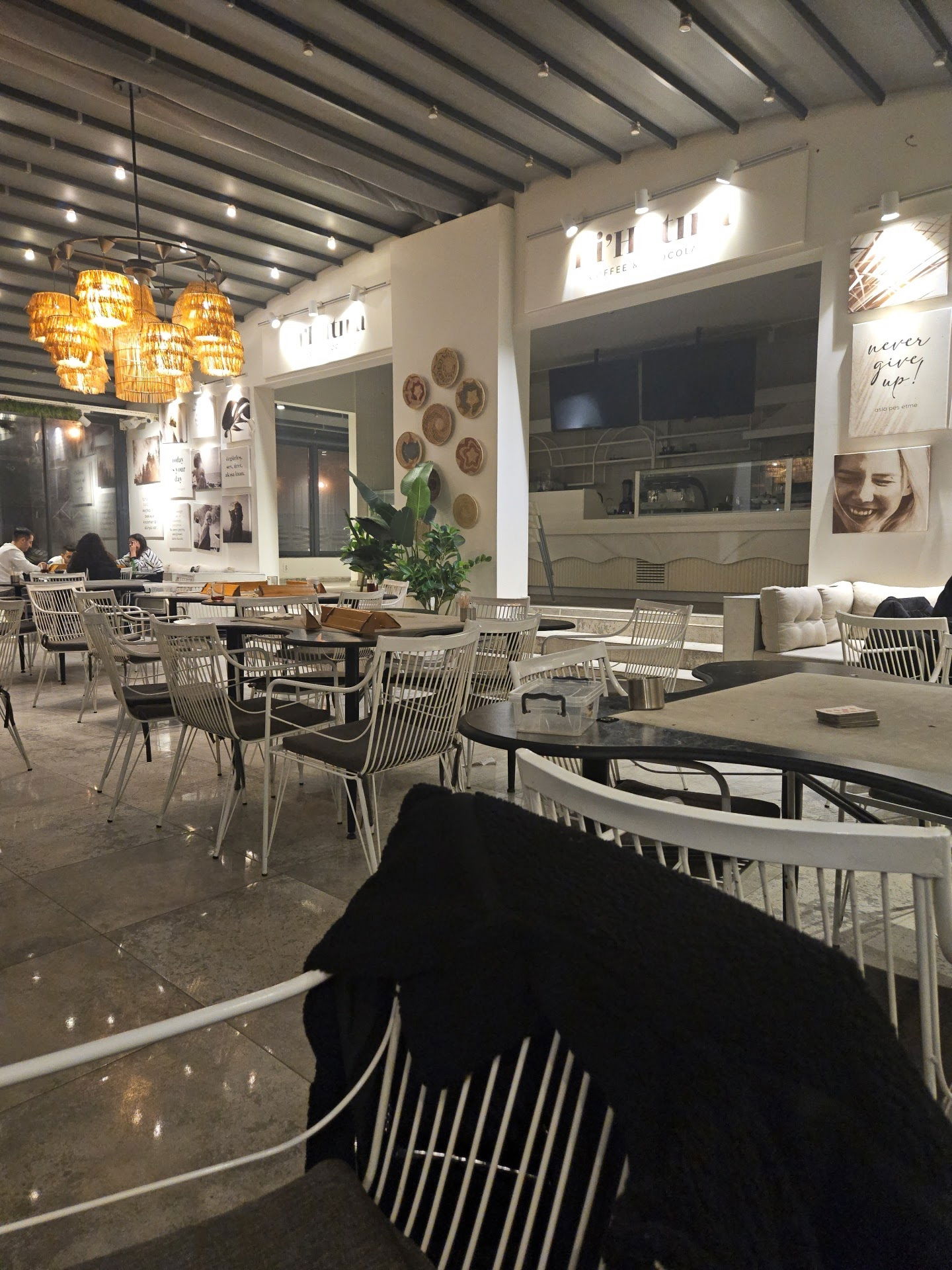 Bi'Hatıra Coffee & Chocolate