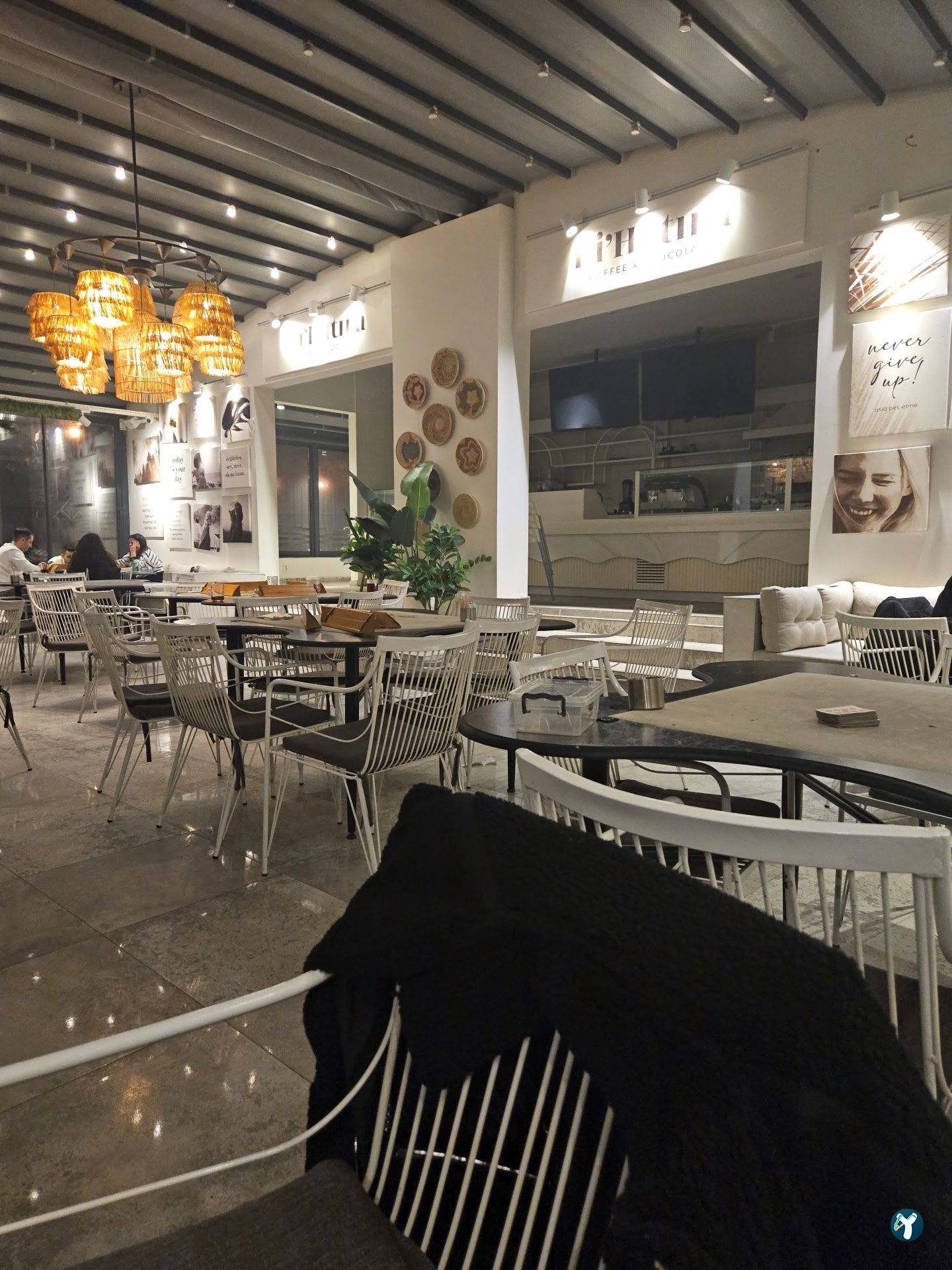 Bi'Hatıra Coffee & Chocolate