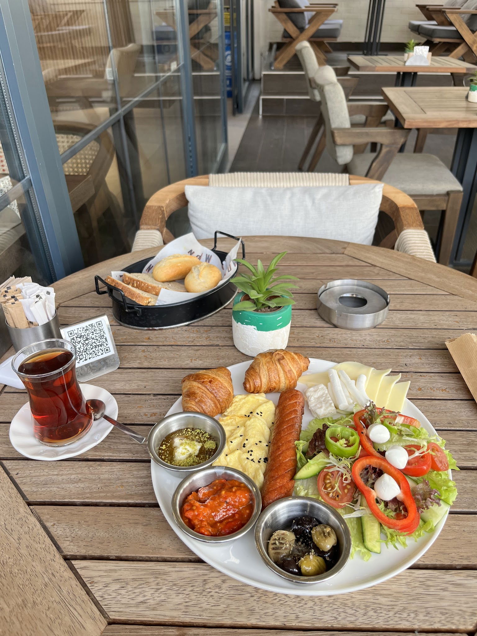 Noww Croissants & Coffee Mersin