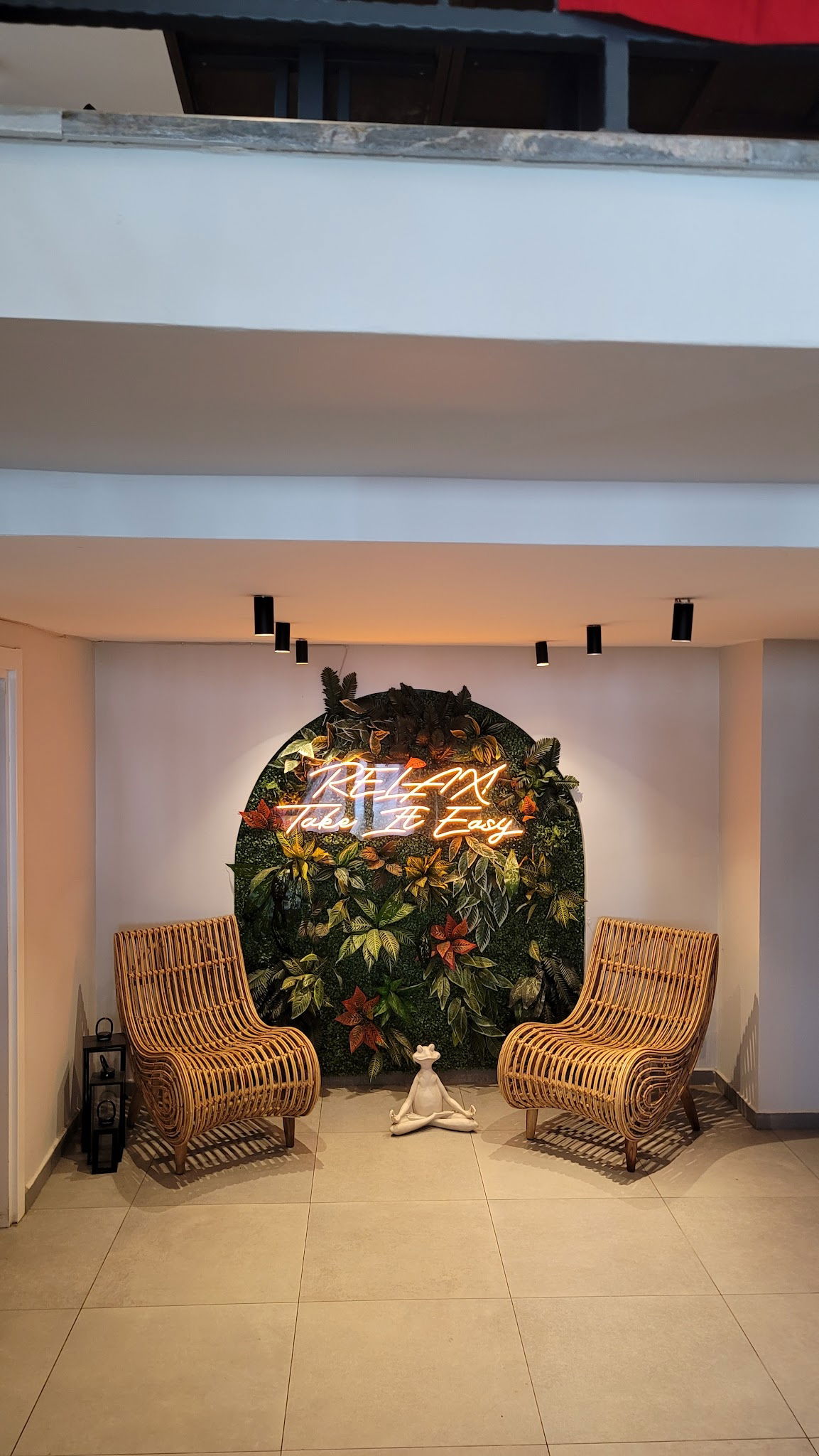 Noww Croissants & Coffee Mersin