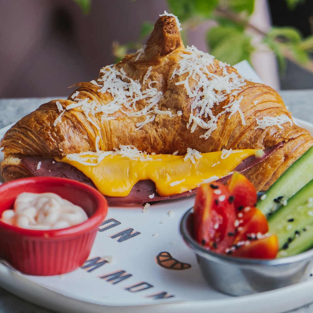 Noww Croissants & Coffee Mersin