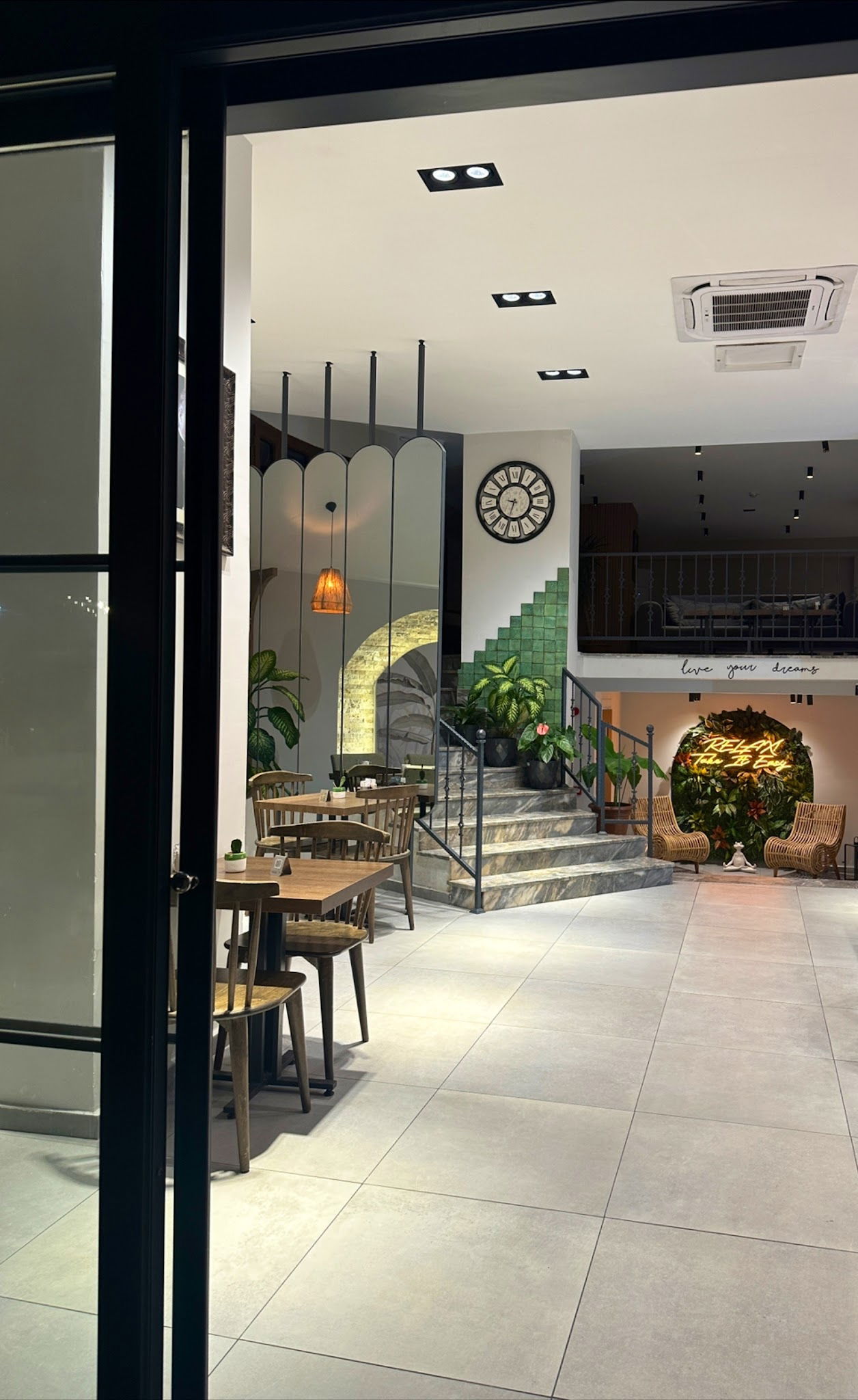 Noww Croissants & Coffee Mersin