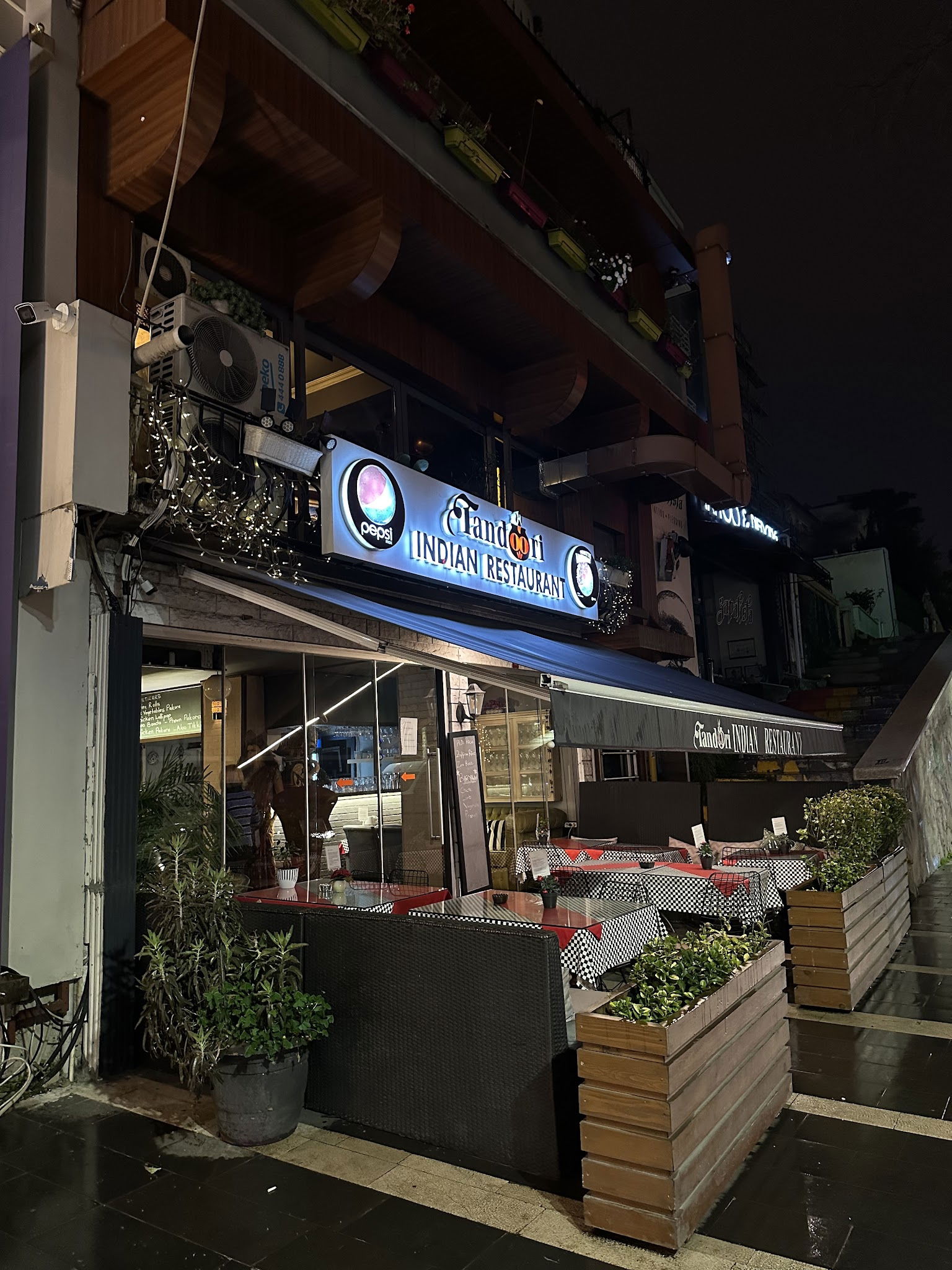 مطعم تندوري