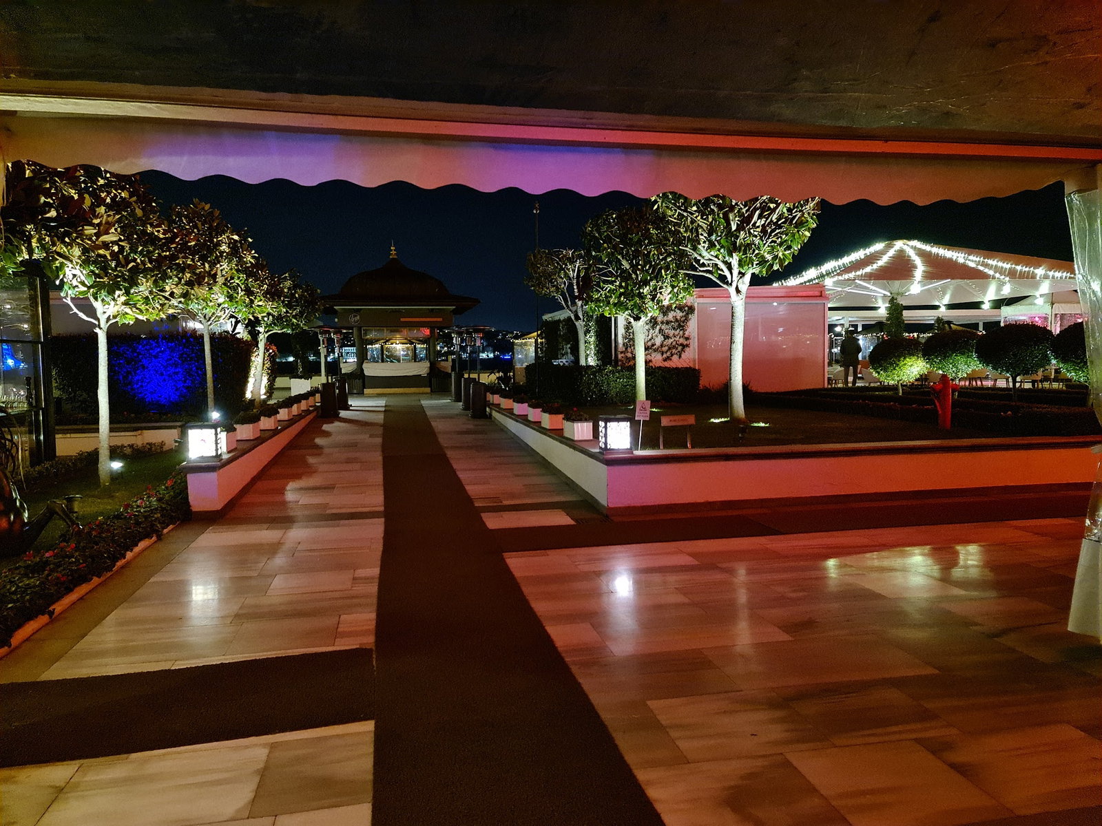 Yali Lounge