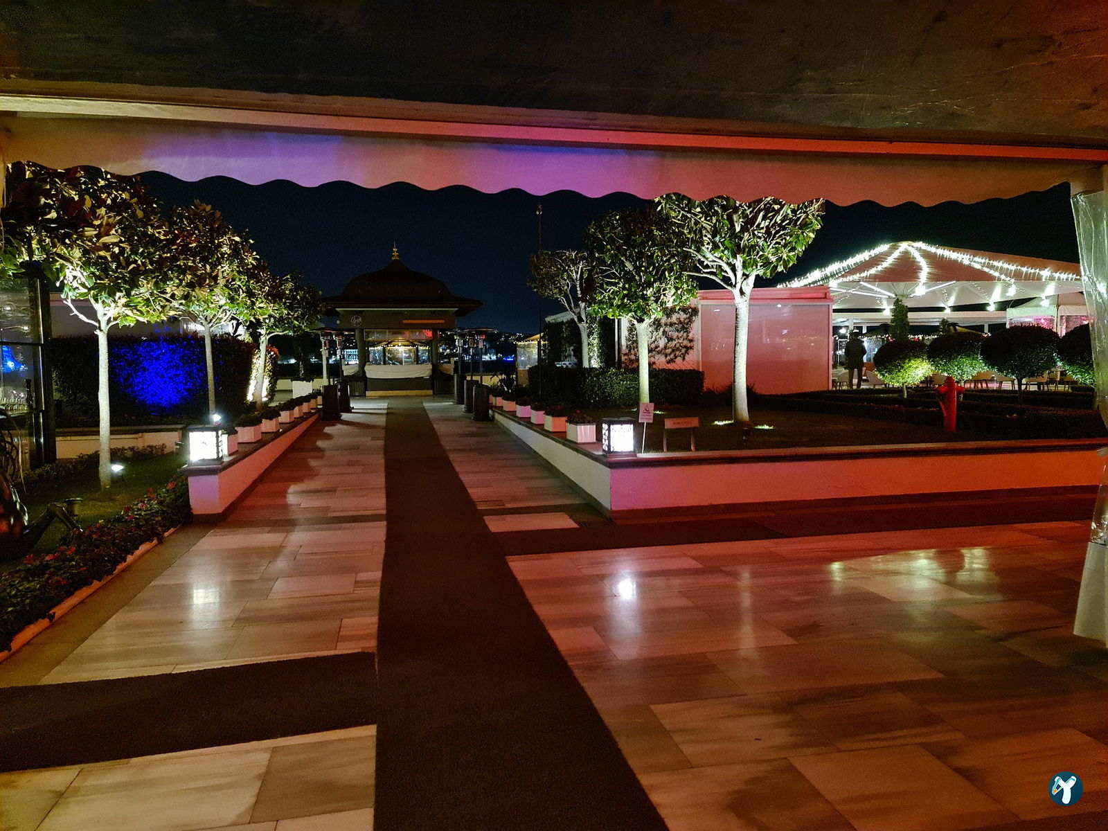 Yali Lounge