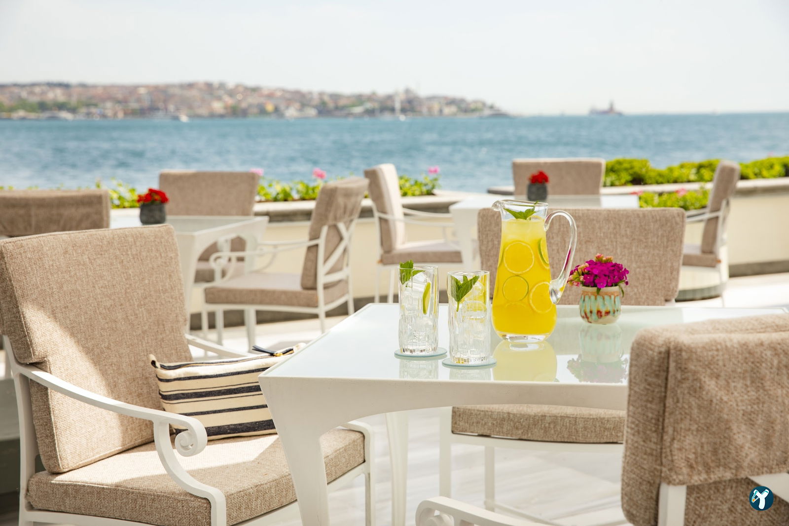 Yali Lounge
