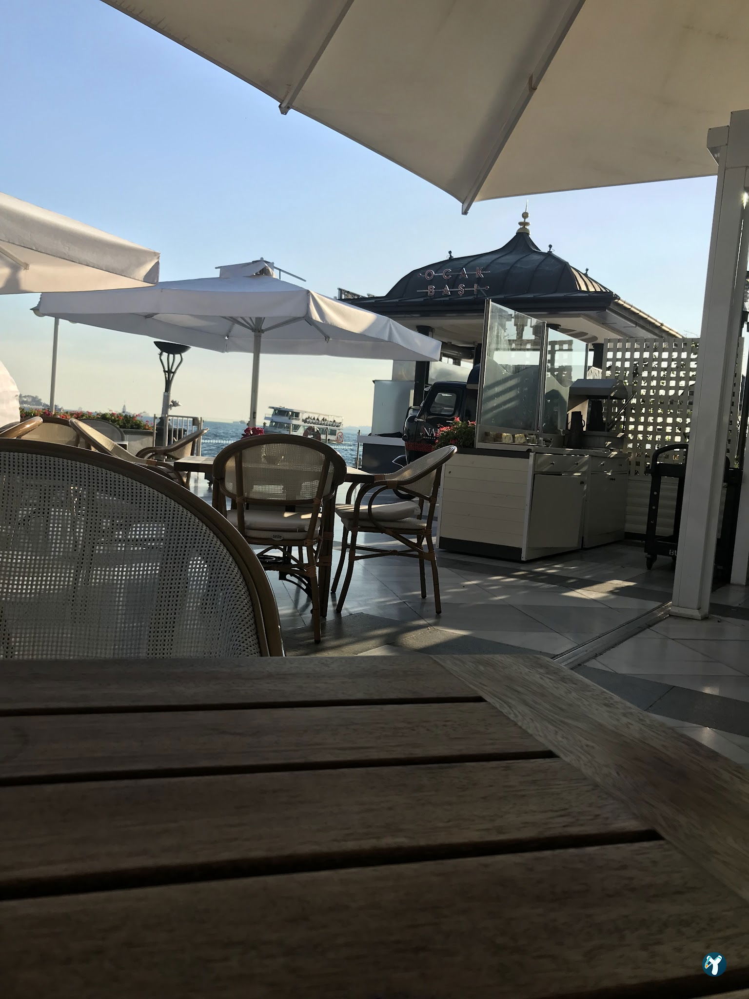 Yali Lounge