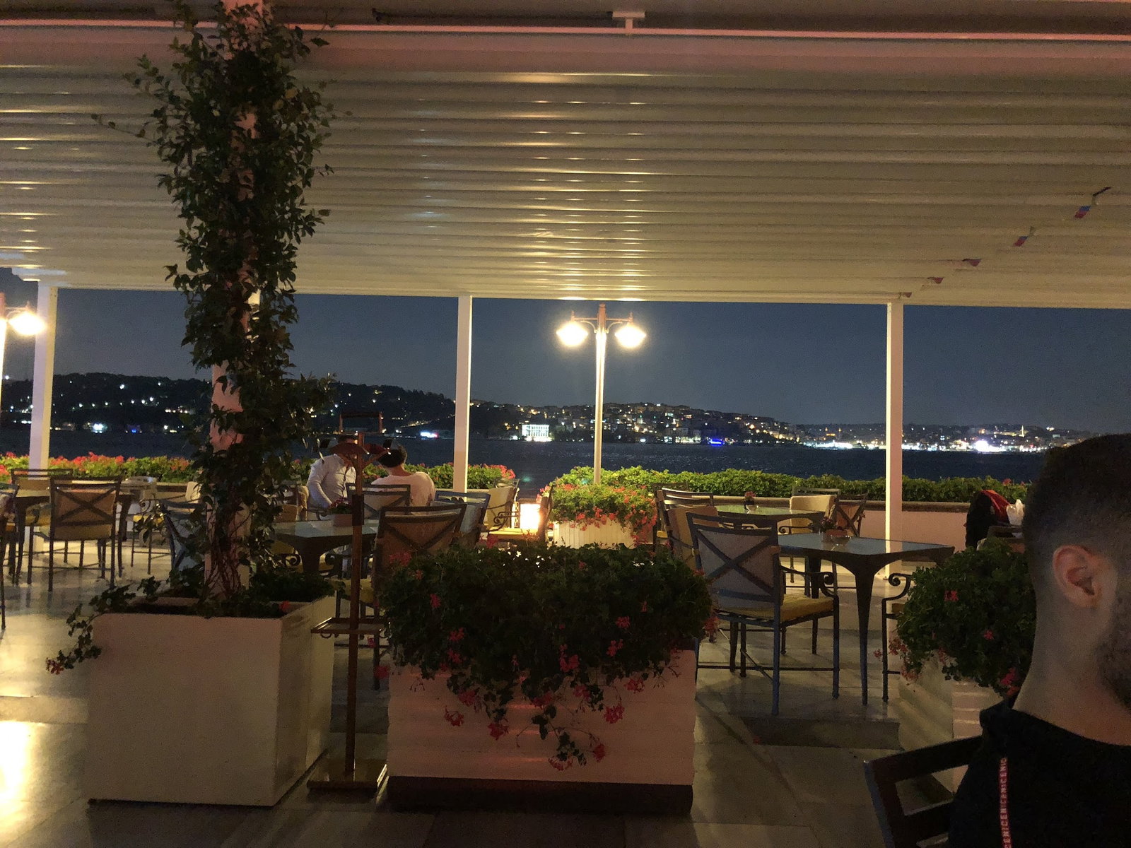 Yali Lounge