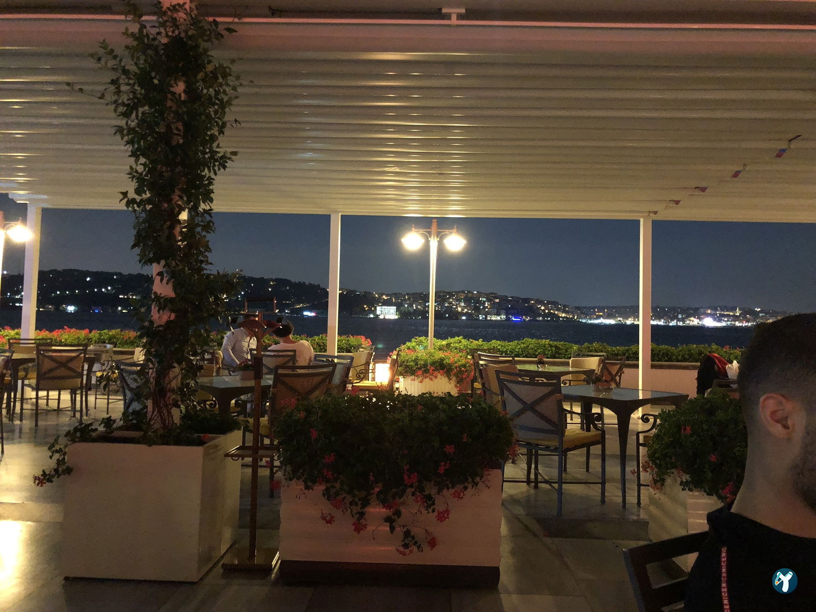 Yali Lounge