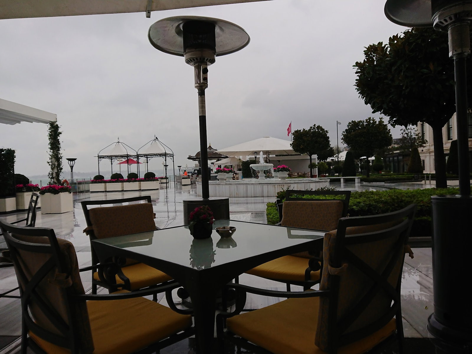 Yali Lounge