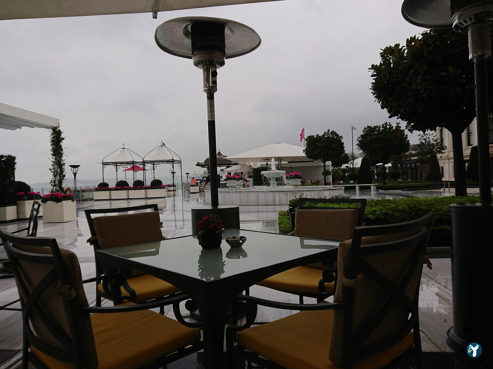 Yali Lounge
