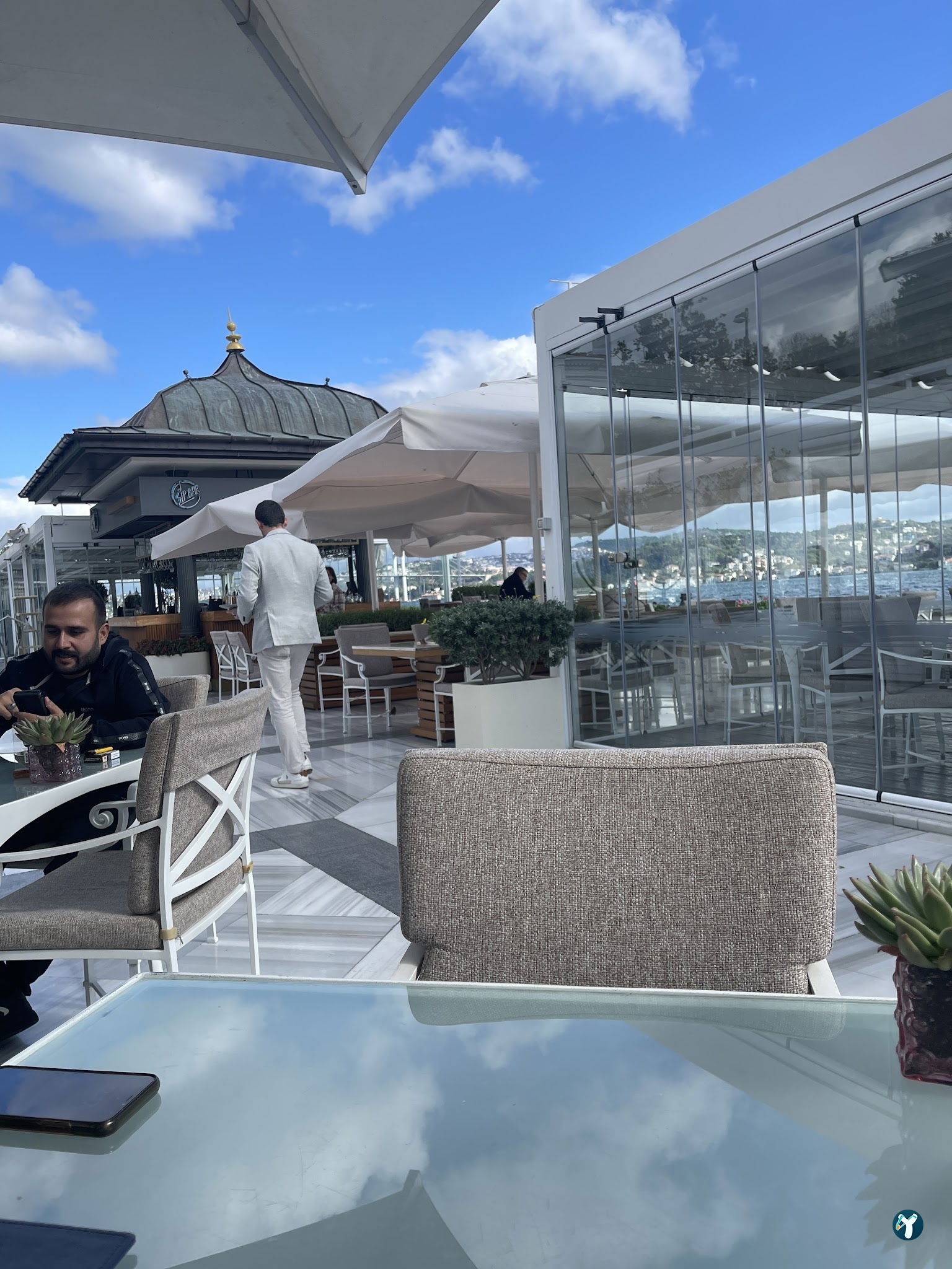 Yali Lounge