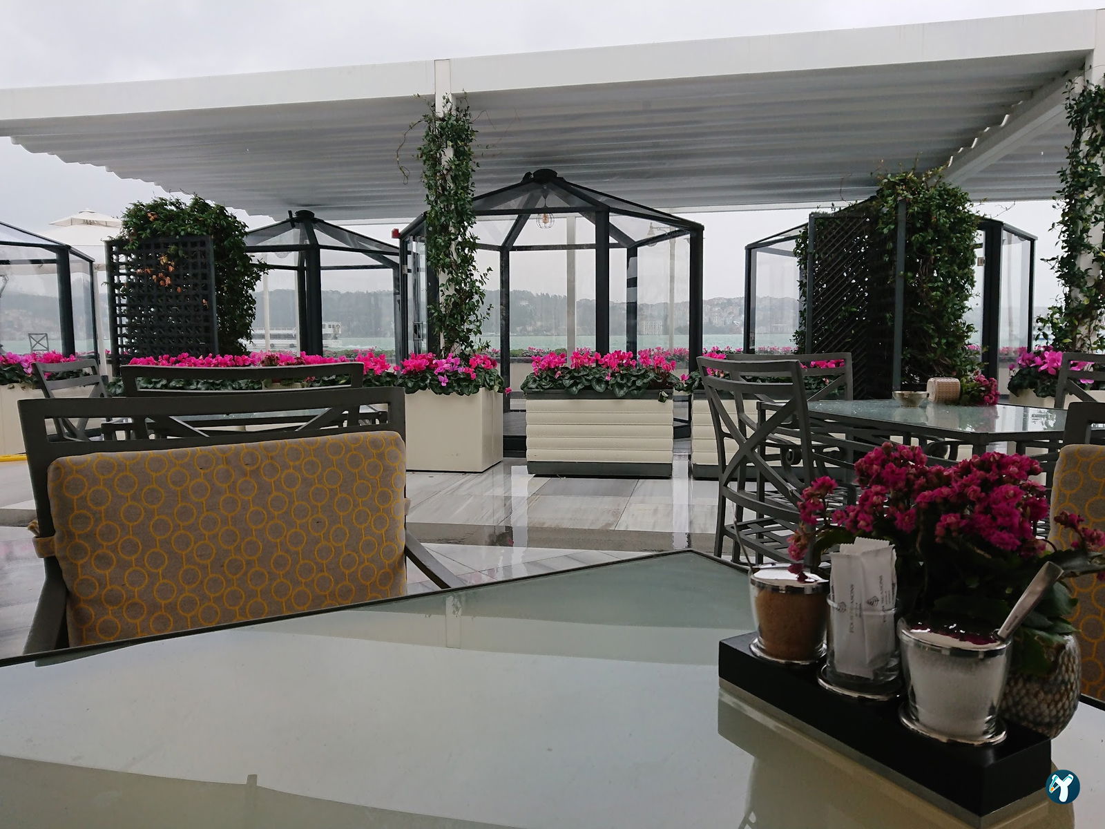 Yali Lounge