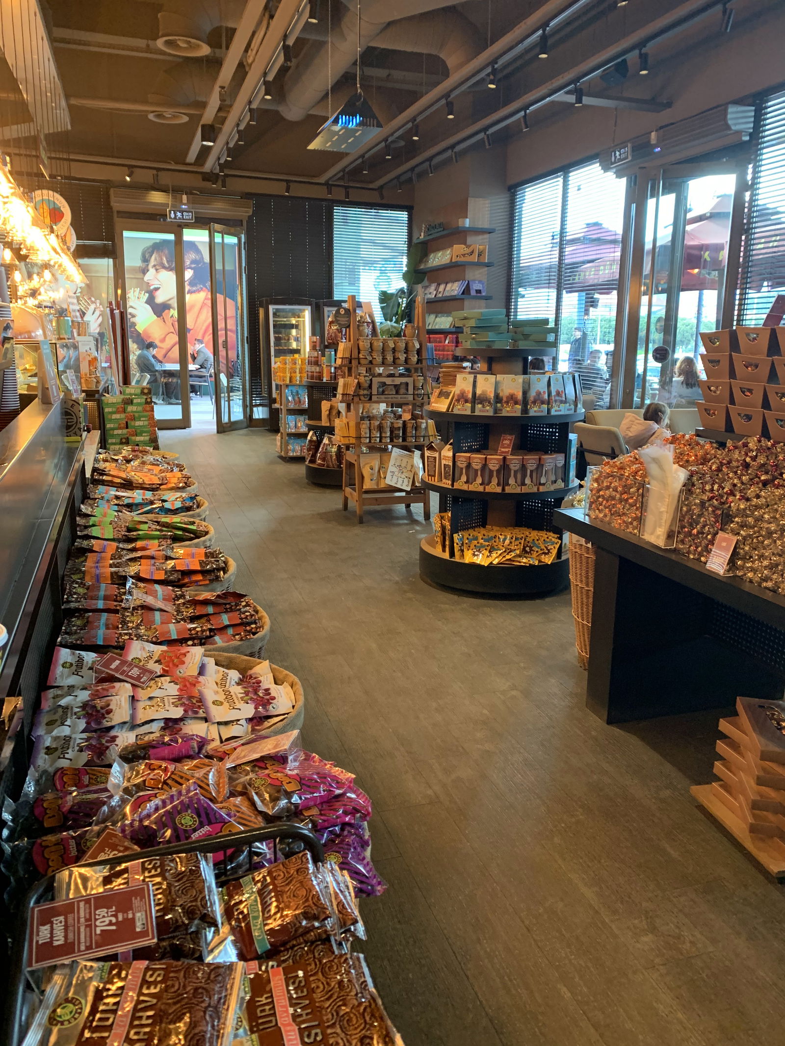 Kahve Dünyası - Balıkesir Edremit Novada Avm