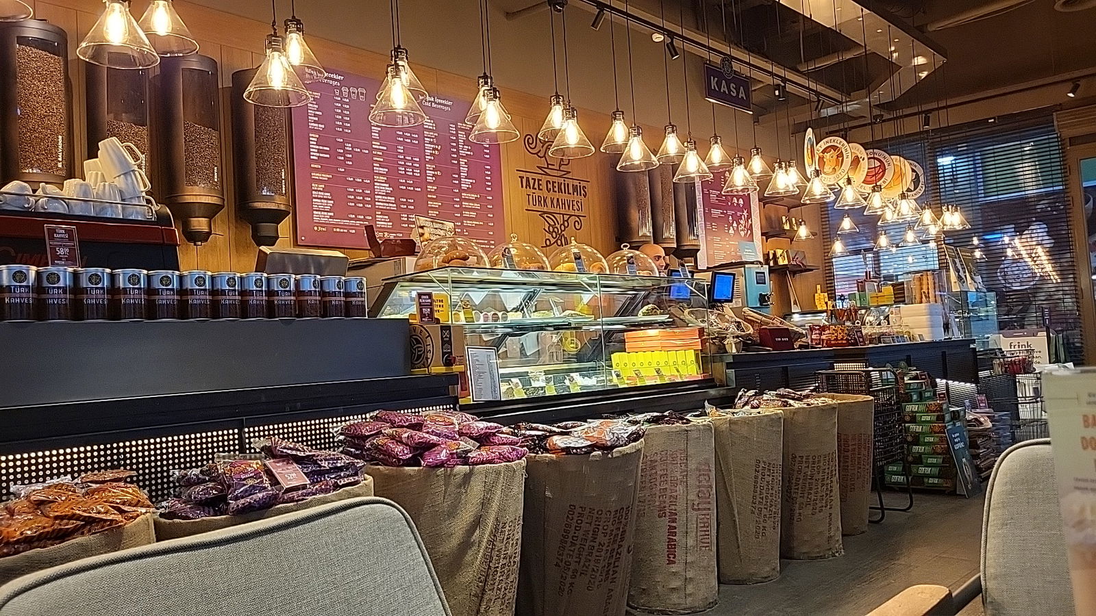 Kahve Dünyası - Balıkesir Edremit Novada Avm