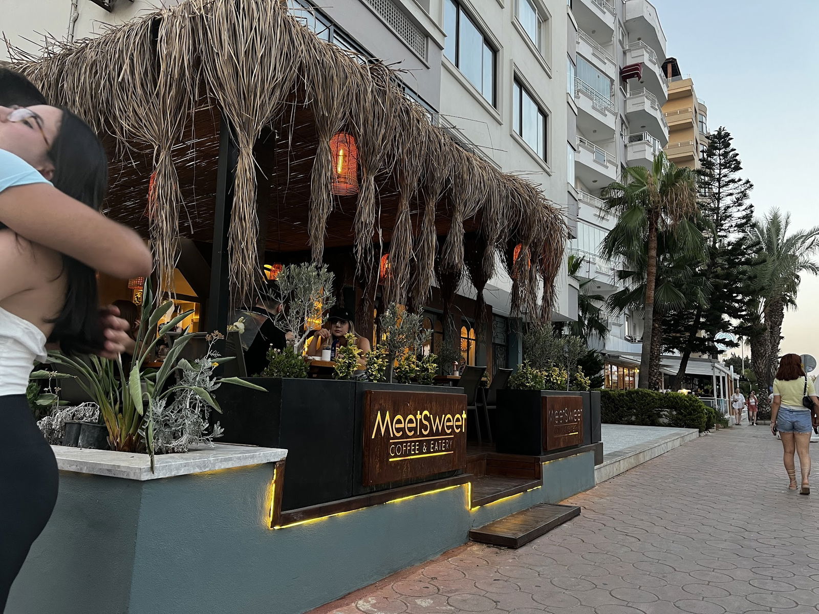 Meetsweet Coffee&Eatery