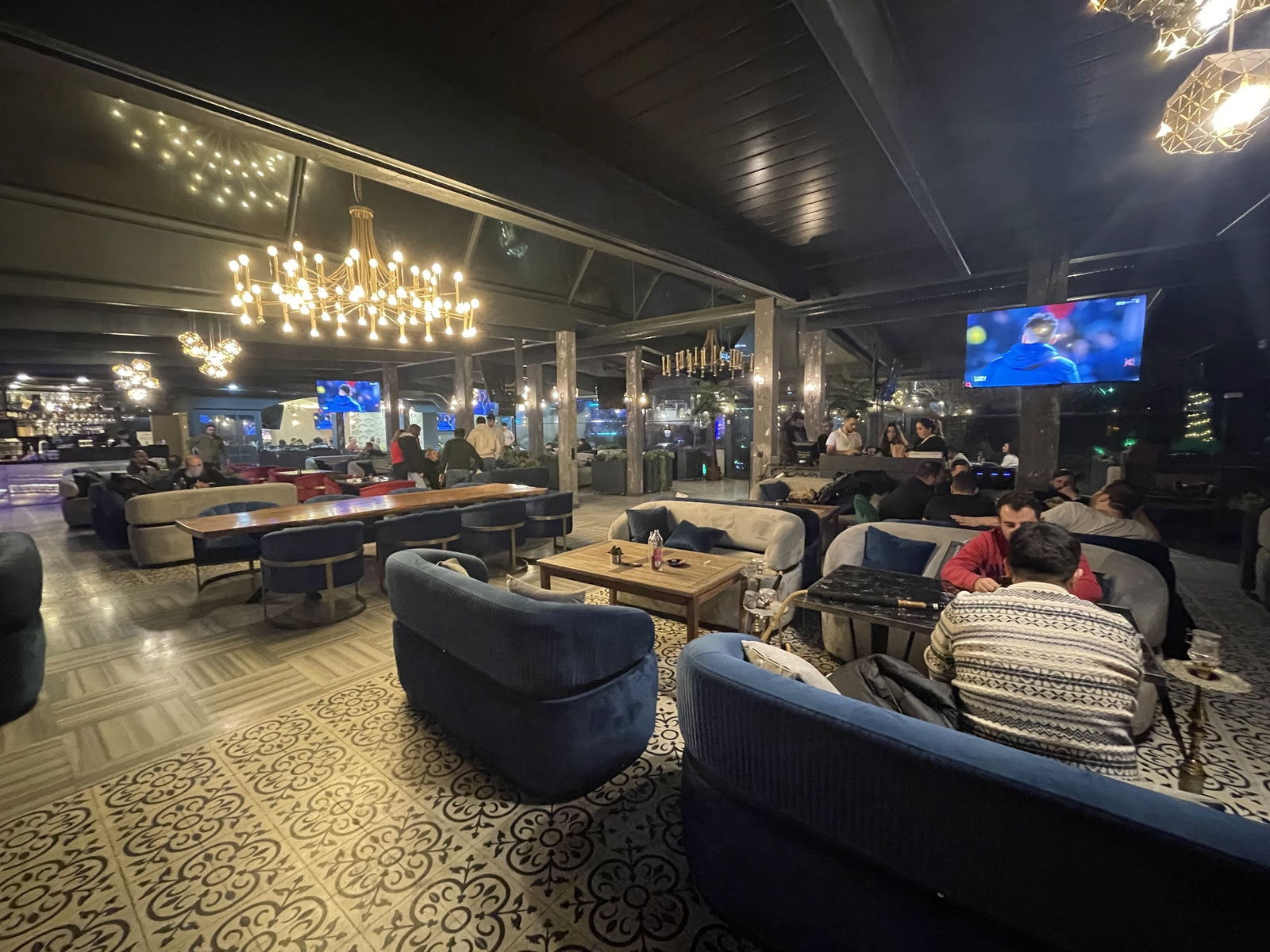 Lucky Lounge & Bistro