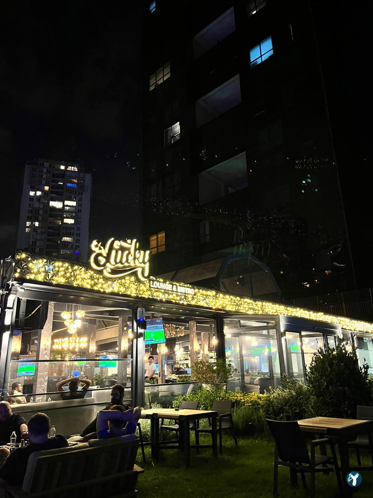 Lucky Lounge & Bistro