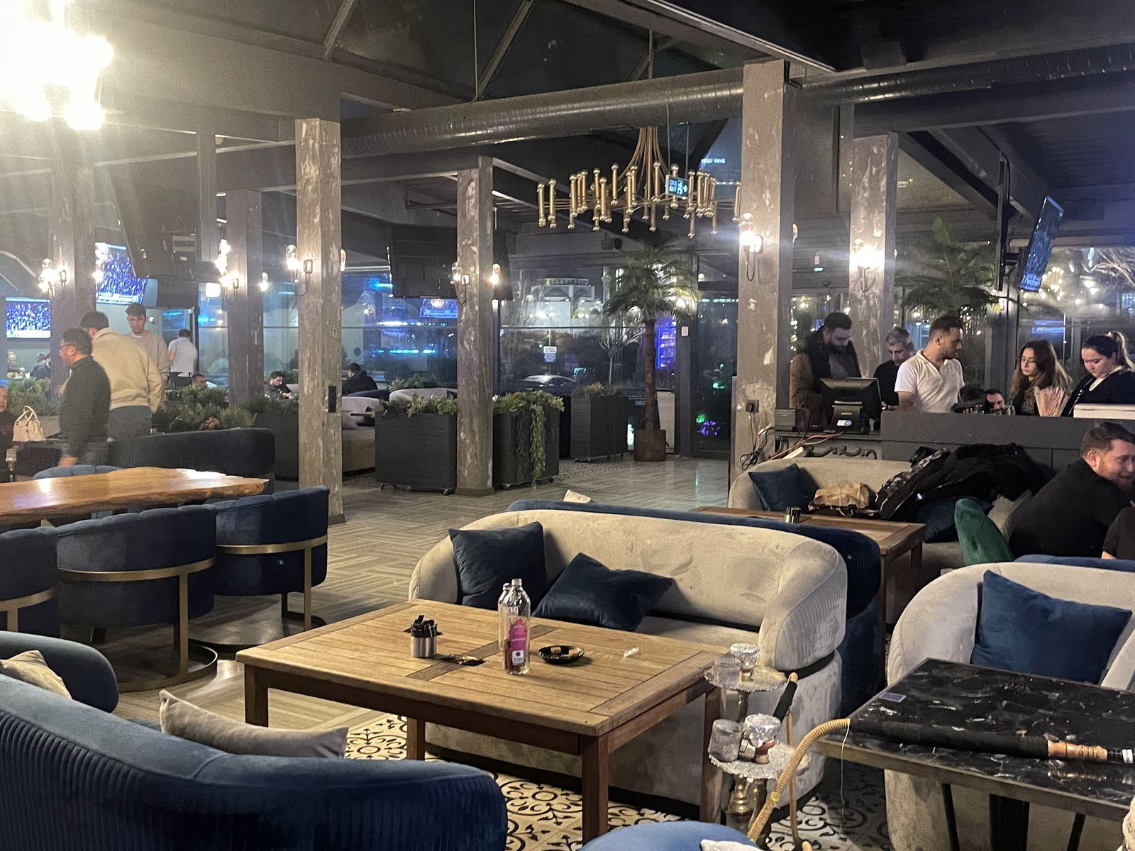 Lucky Lounge & Bistro