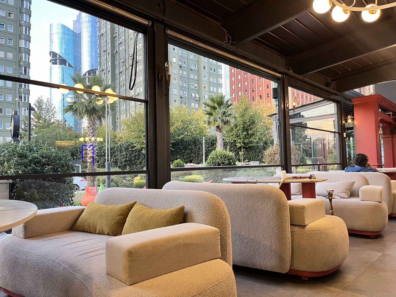 Lucky Lounge & Bistro