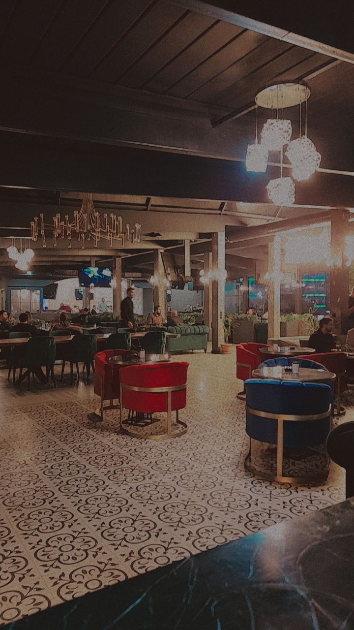 Lucky Lounge & Bistro