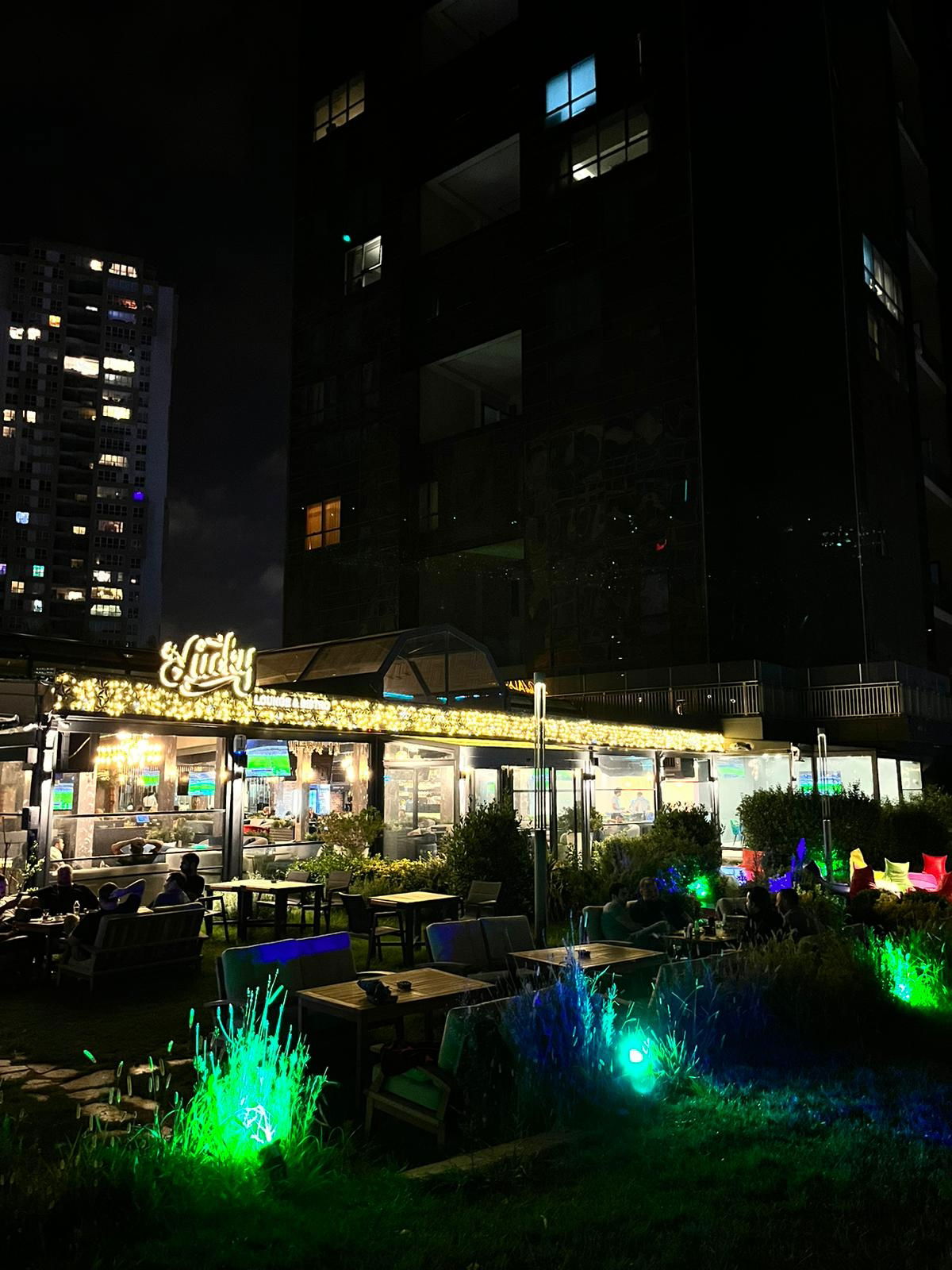 Lucky Lounge & Bistro