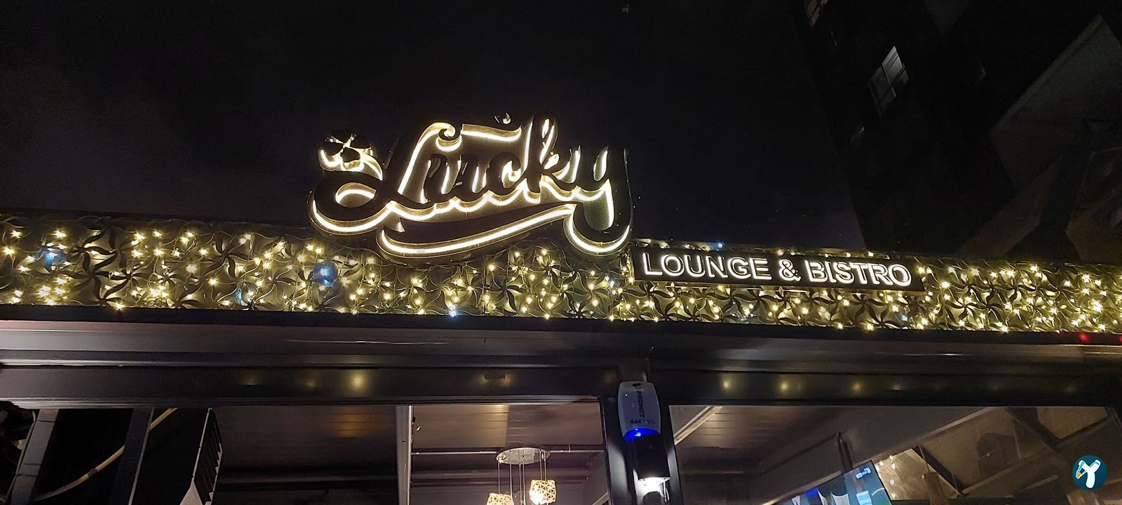 Lucky Lounge & Bistro
