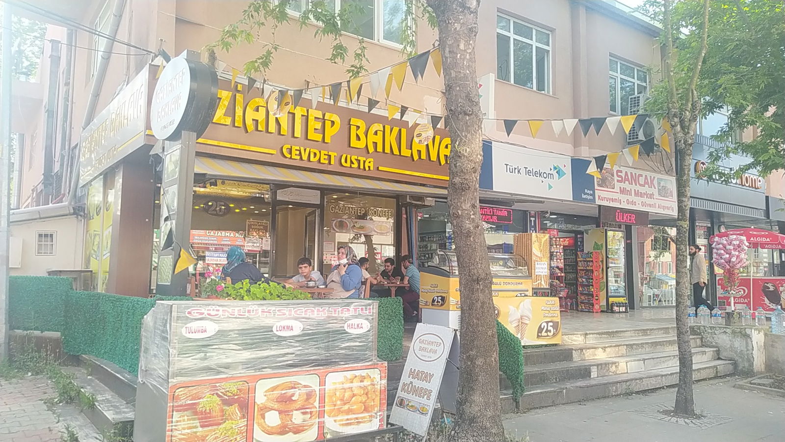 Gaziantep Baklava Yaşar Usta Mecidiye M.H Uzundere