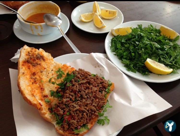Meşhur Tantuni̇ci̇ Mesut Usta