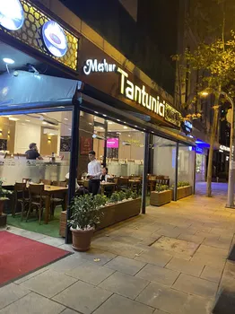 Meşhur Tantuni̇ci̇ Mesut Usta resimleri
