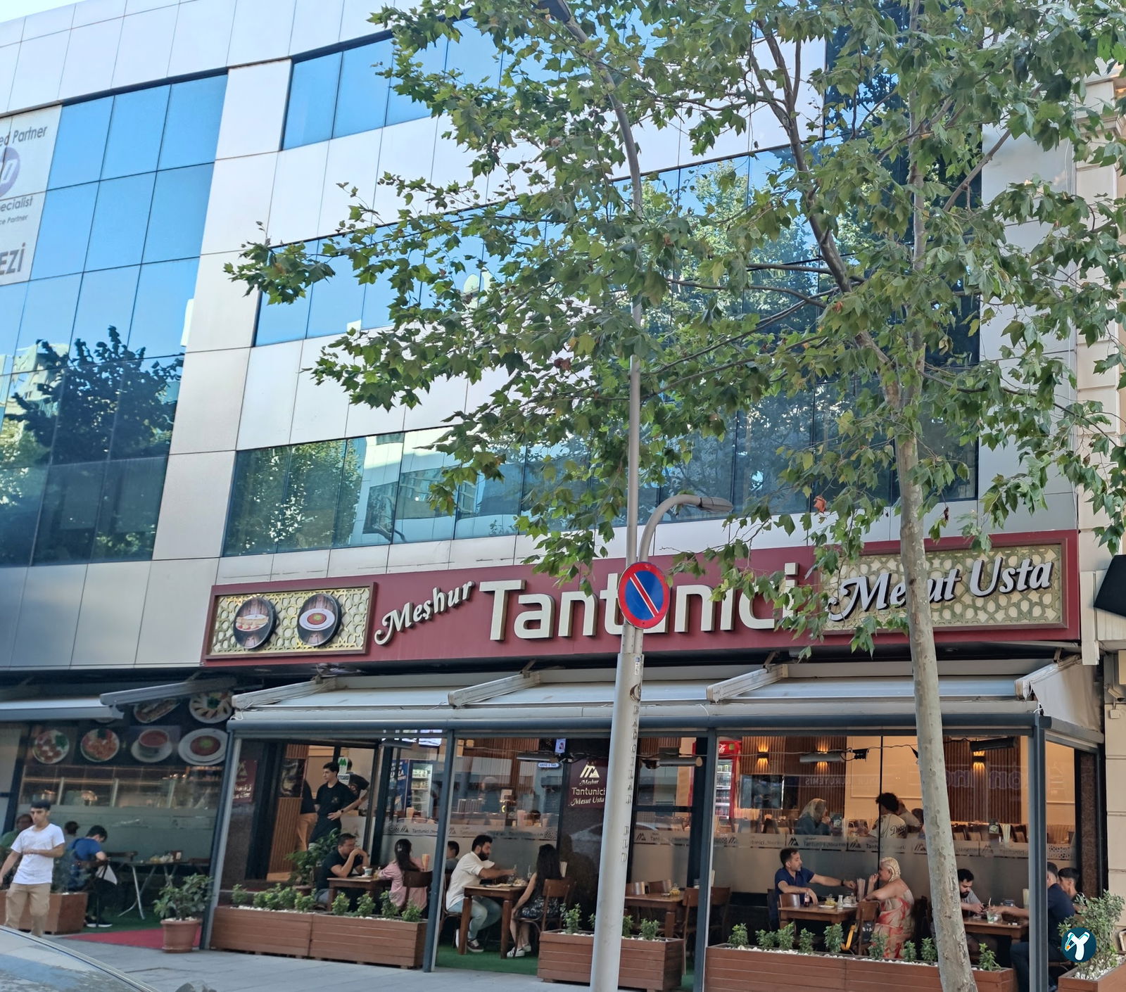 Meşhur Tantuni̇ci̇ Mesut Usta