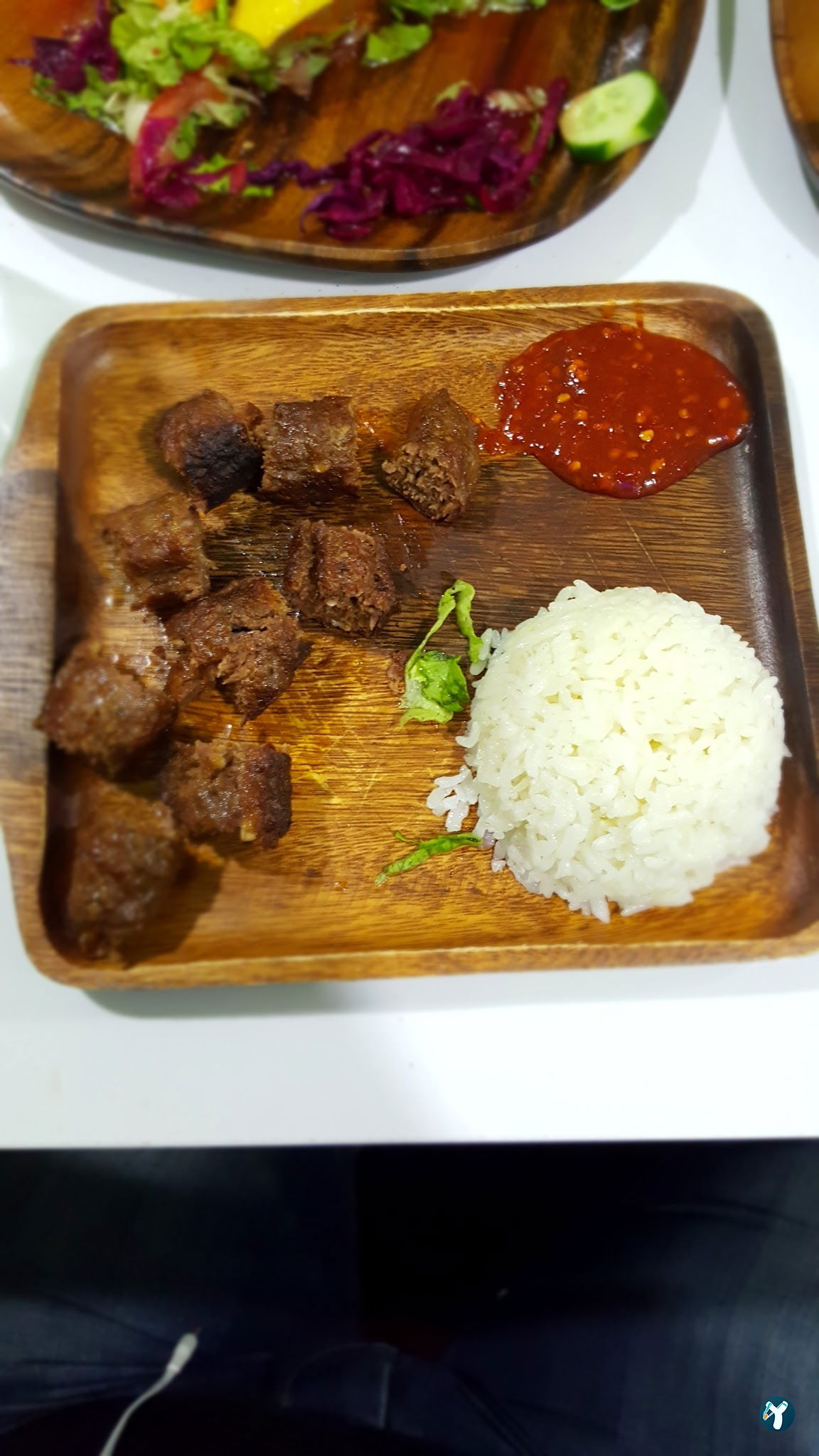 Annenin Yeri Kol Köfte Izgara
