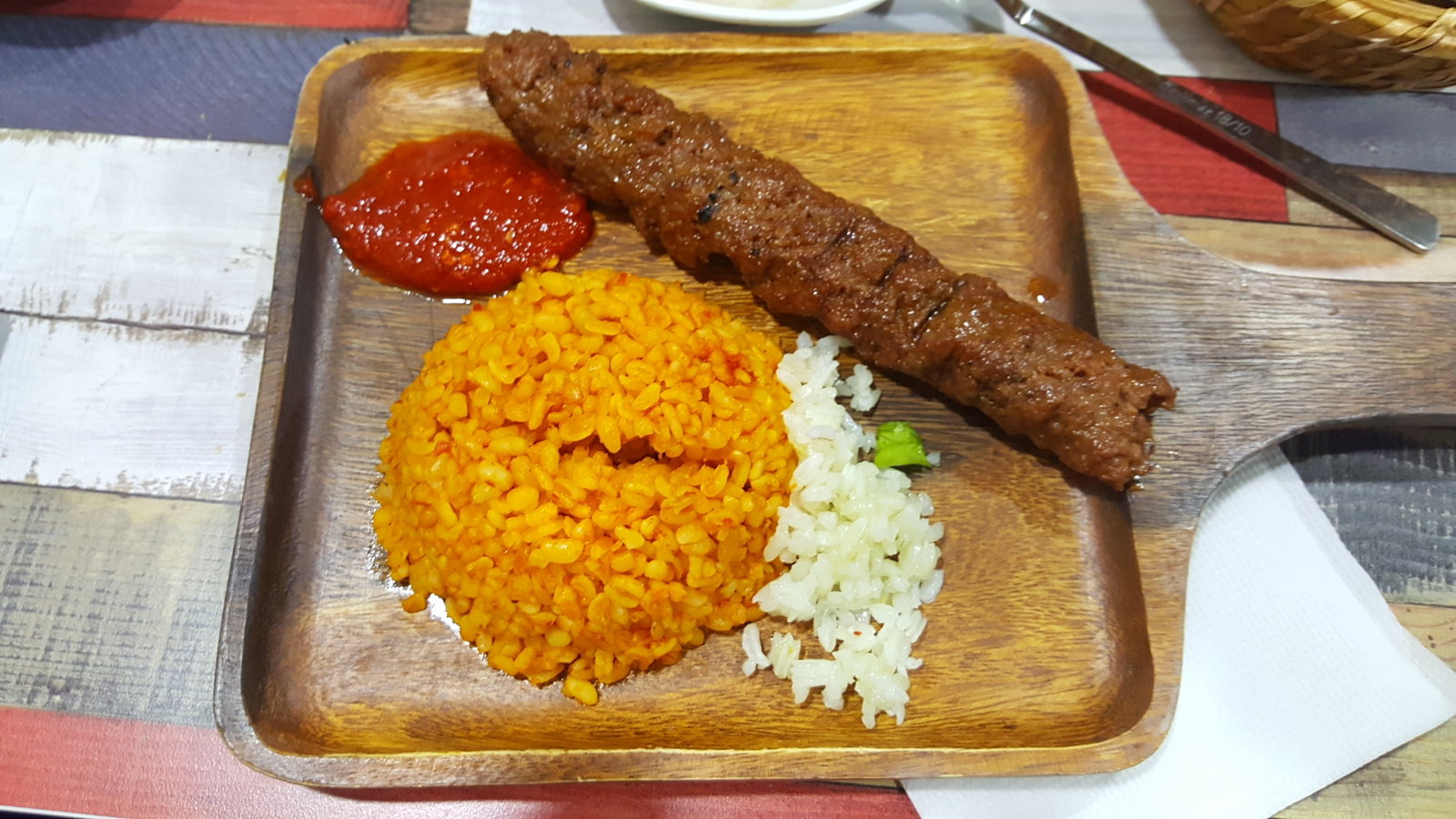 Annenin Yeri Kol Köfte Izgara