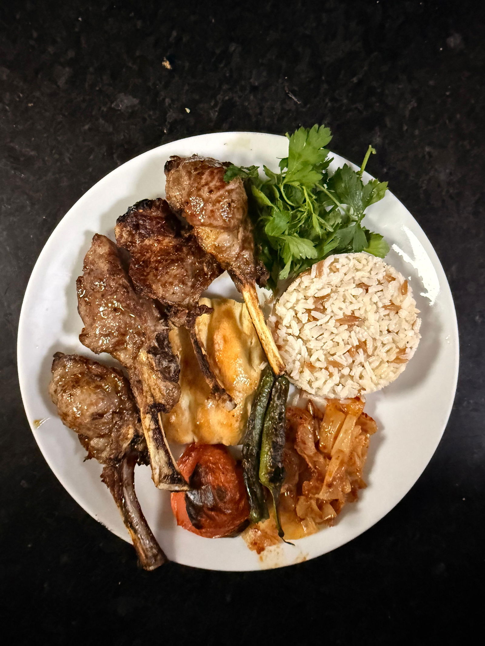 Diyarbakır Tatlı Kebap Lahmacun Salonu