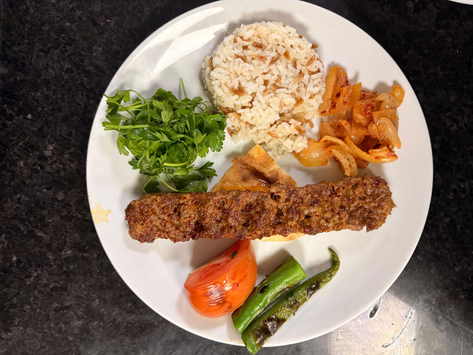 Diyarbakır Tatlı Kebap Lahmacun Salonu