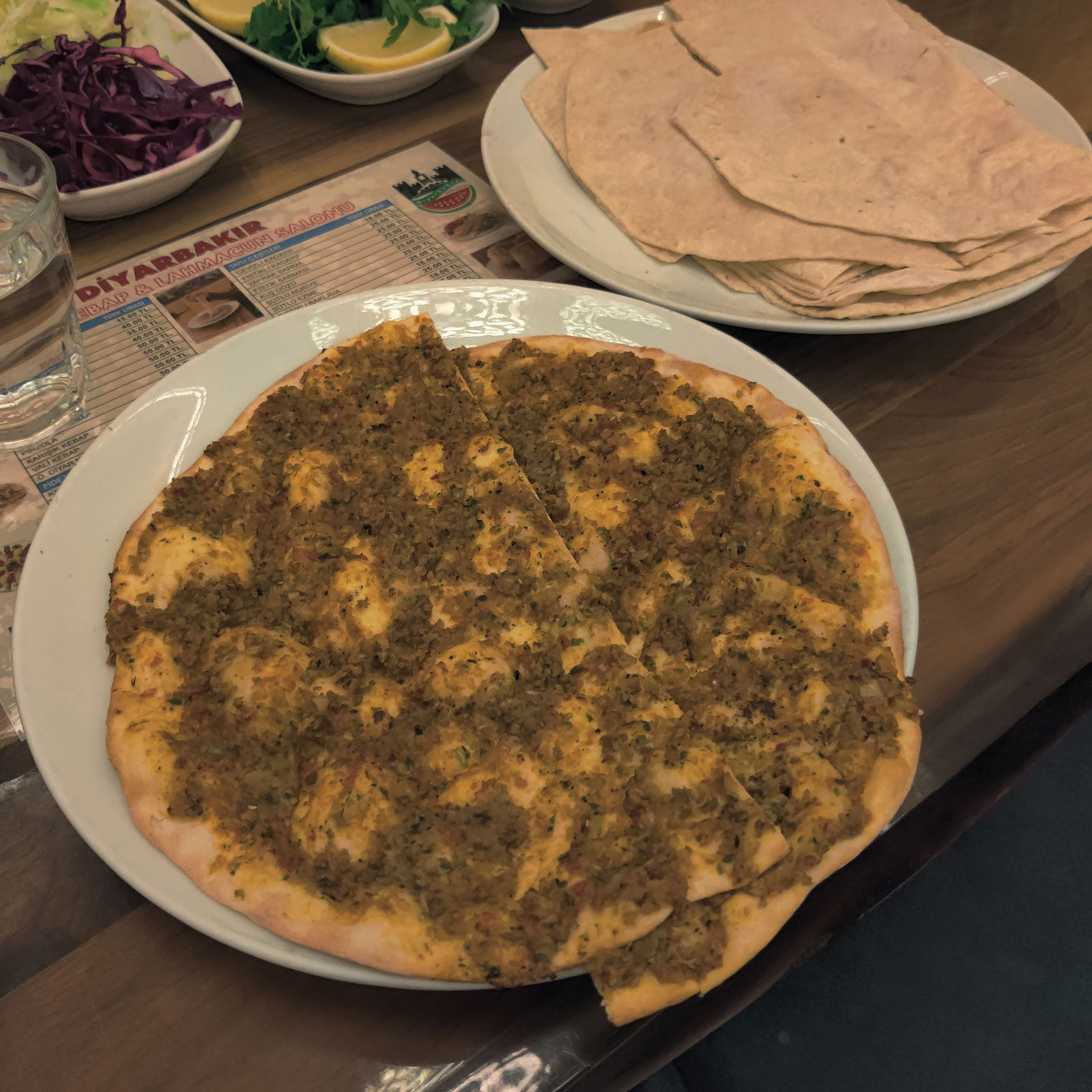 Diyarbakır Tatlı Kebap Lahmacun Salonu