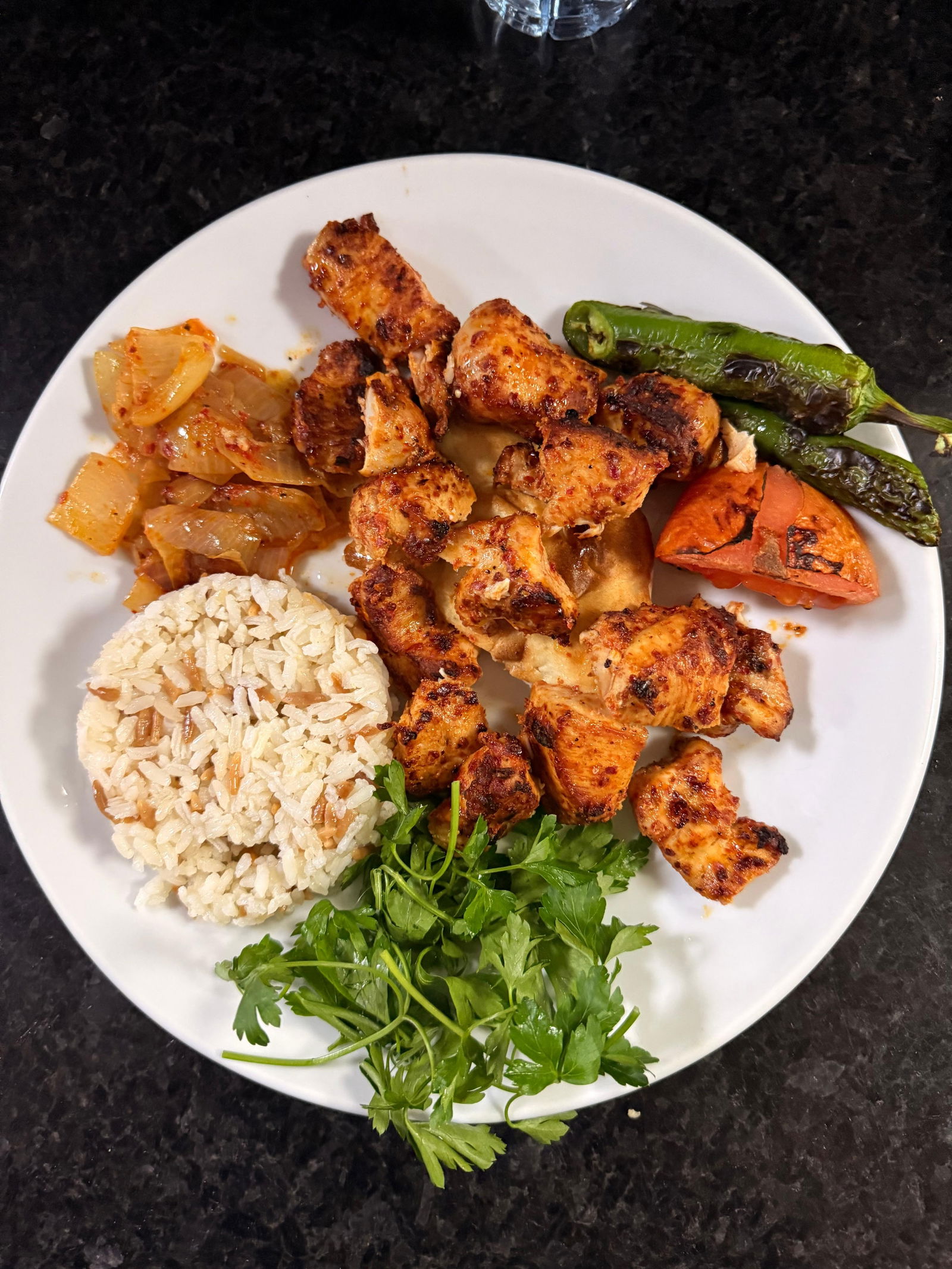 Diyarbakır Tatlı Kebap Lahmacun Salonu