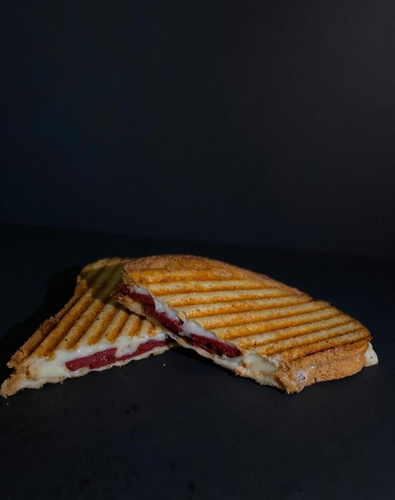 Sucuklu Kaşarlı Tost