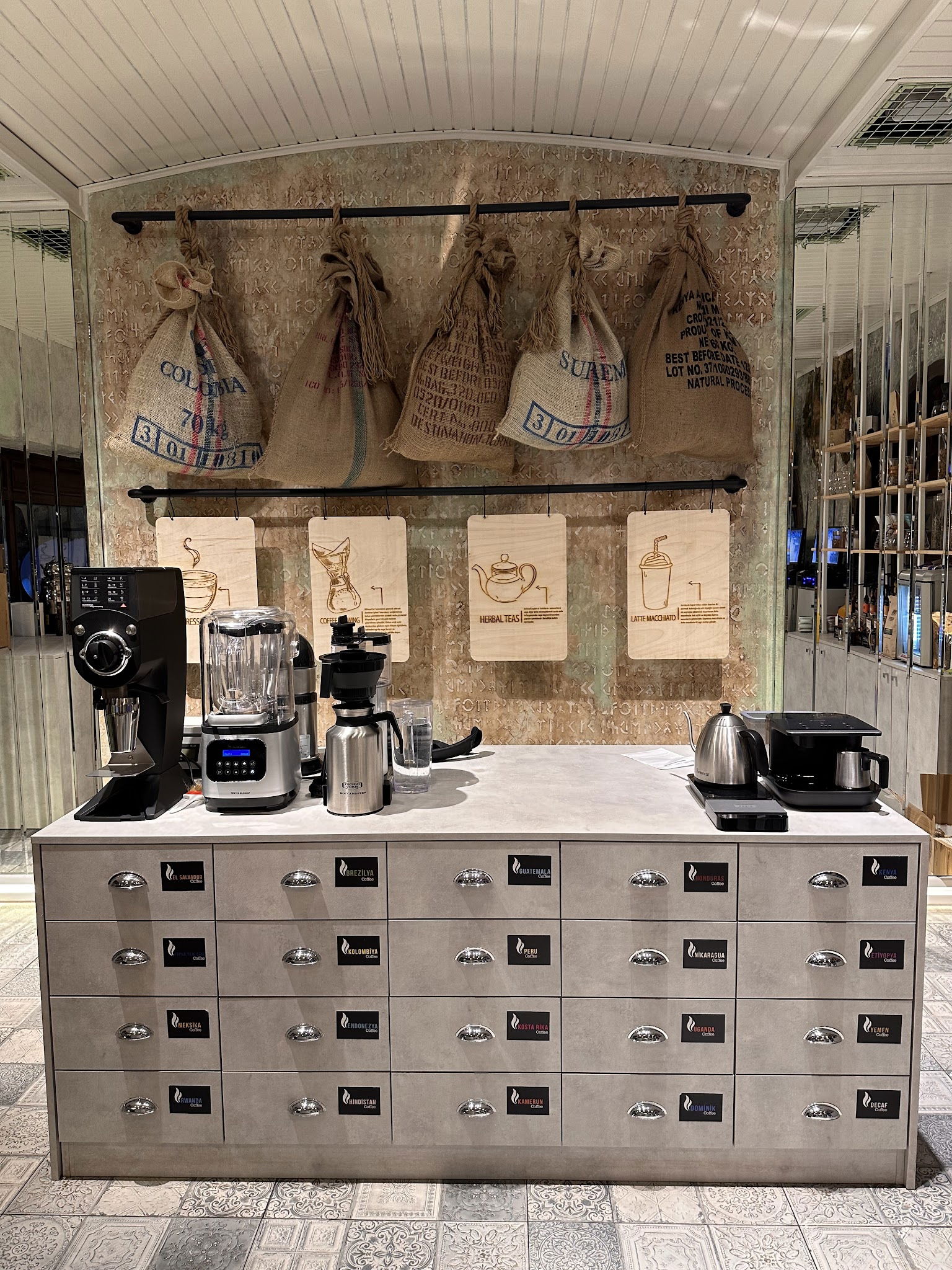 Qapcul Coffee & Roastery