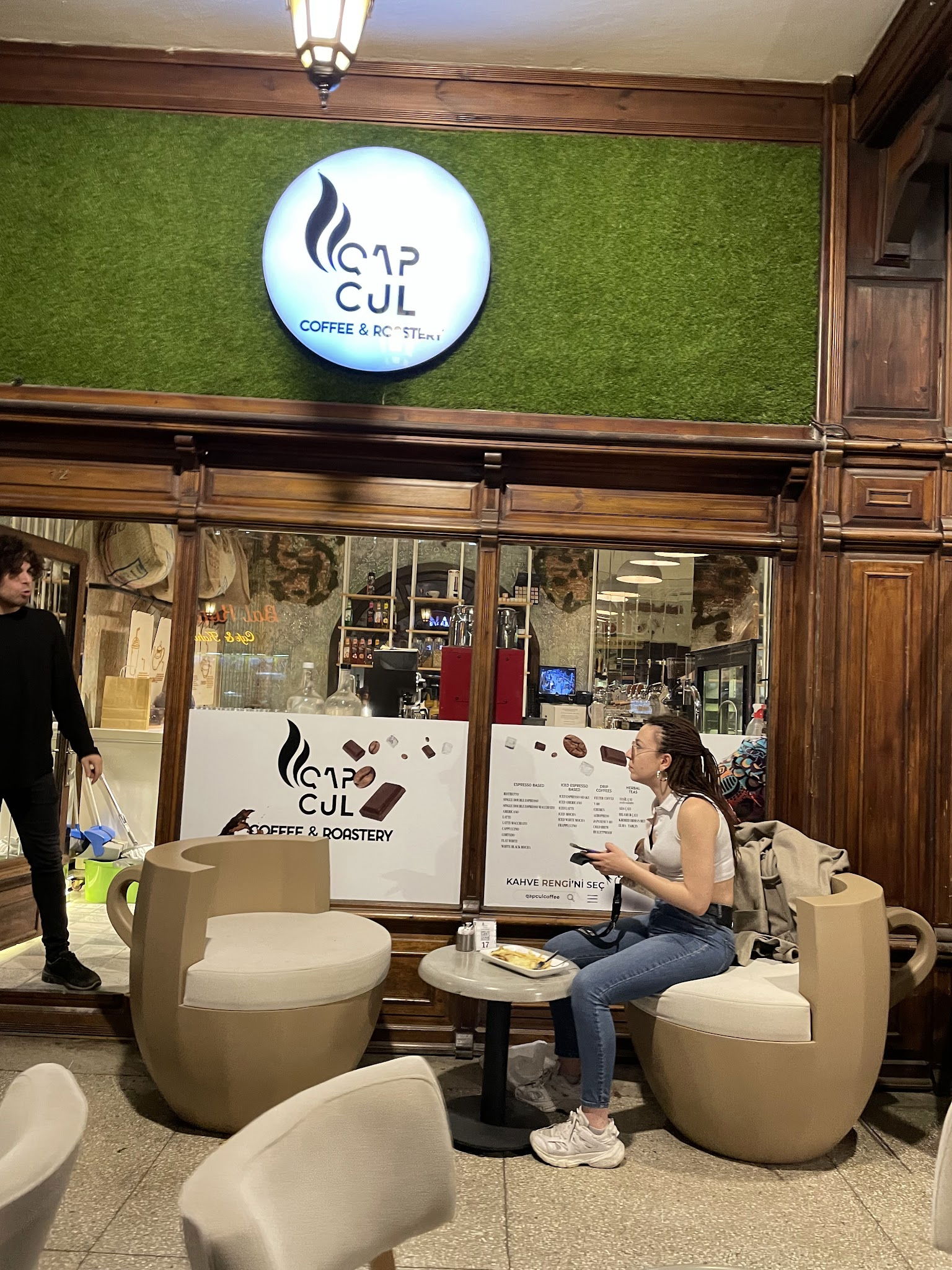 Qapcul Coffee & Roastery