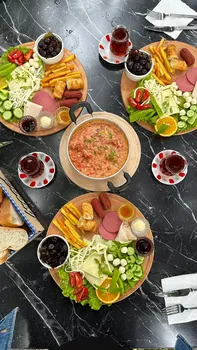 Müzayede Cafe resimleri