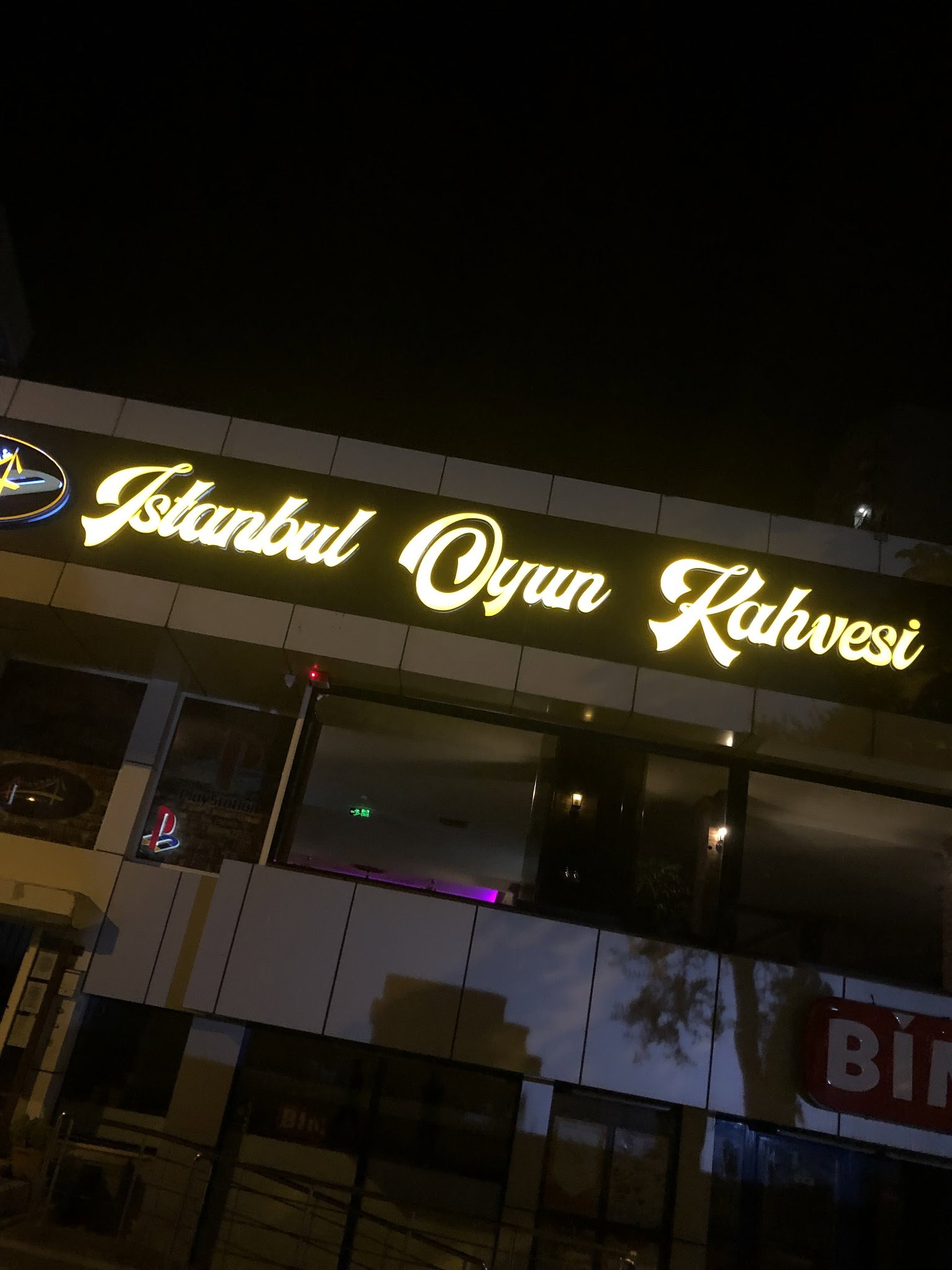 İstanbul Oyun Kahvesi̇ - Masa Teni̇si̇ - Bi̇lardo - Playstation